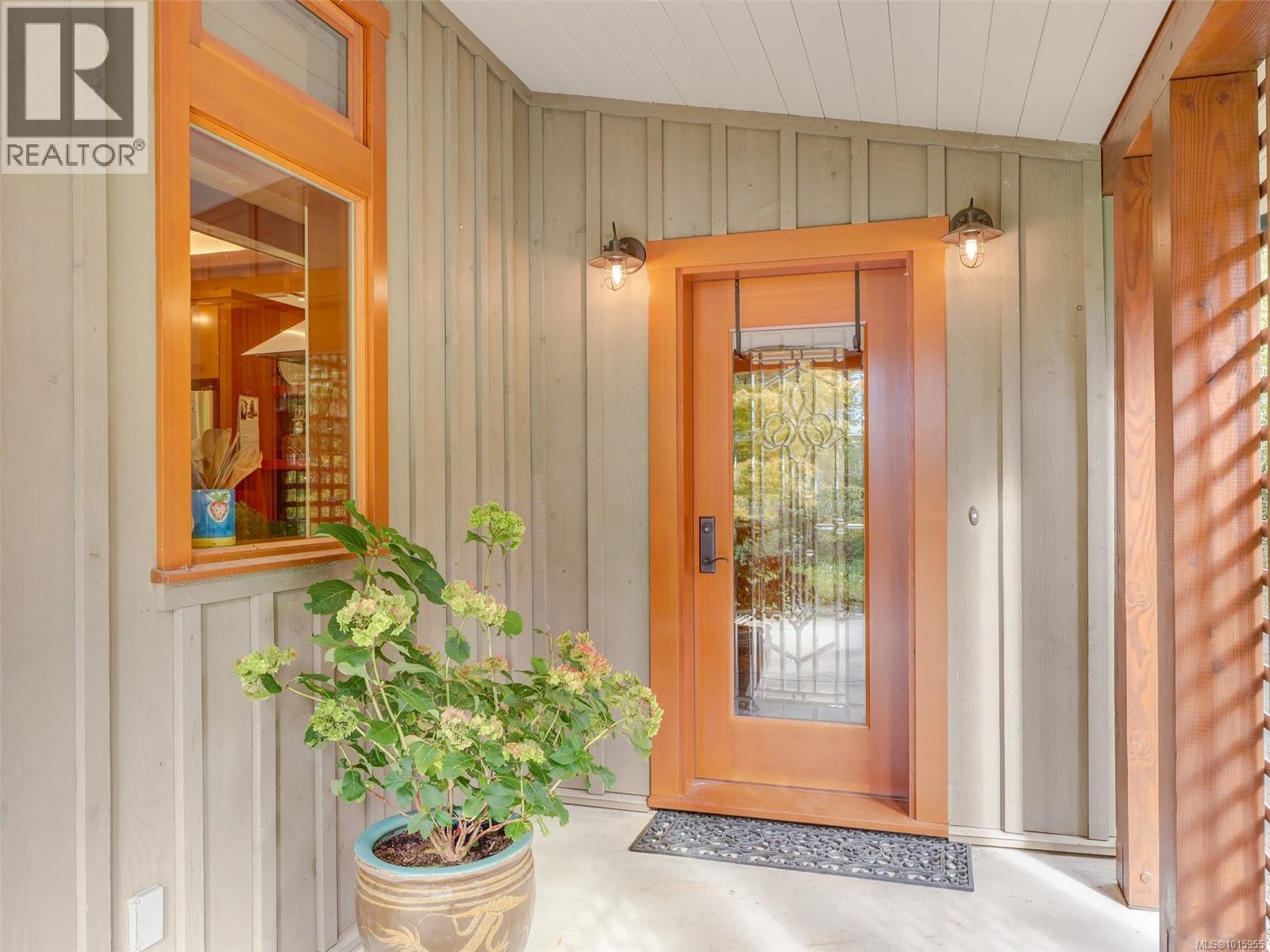  590 Downey Road, North Saanich