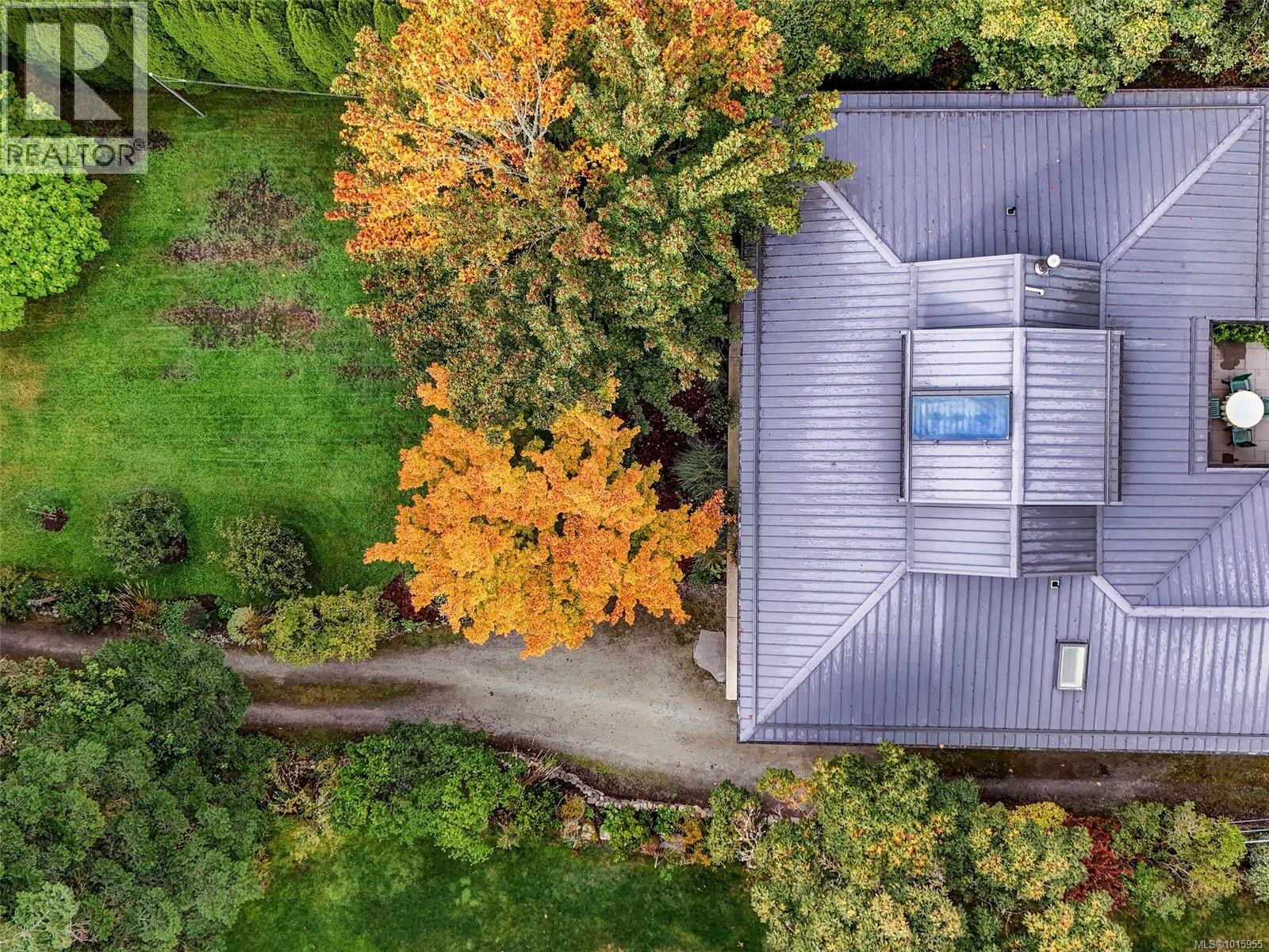  590 Downey Road, North Saanich