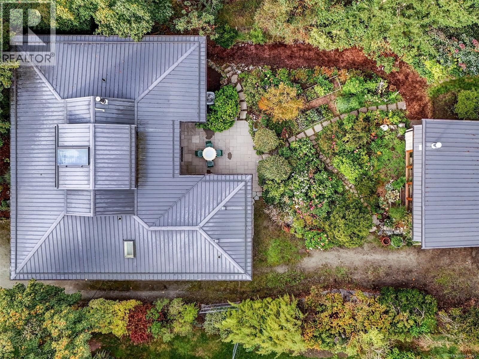  590 Downey Road, North Saanich
