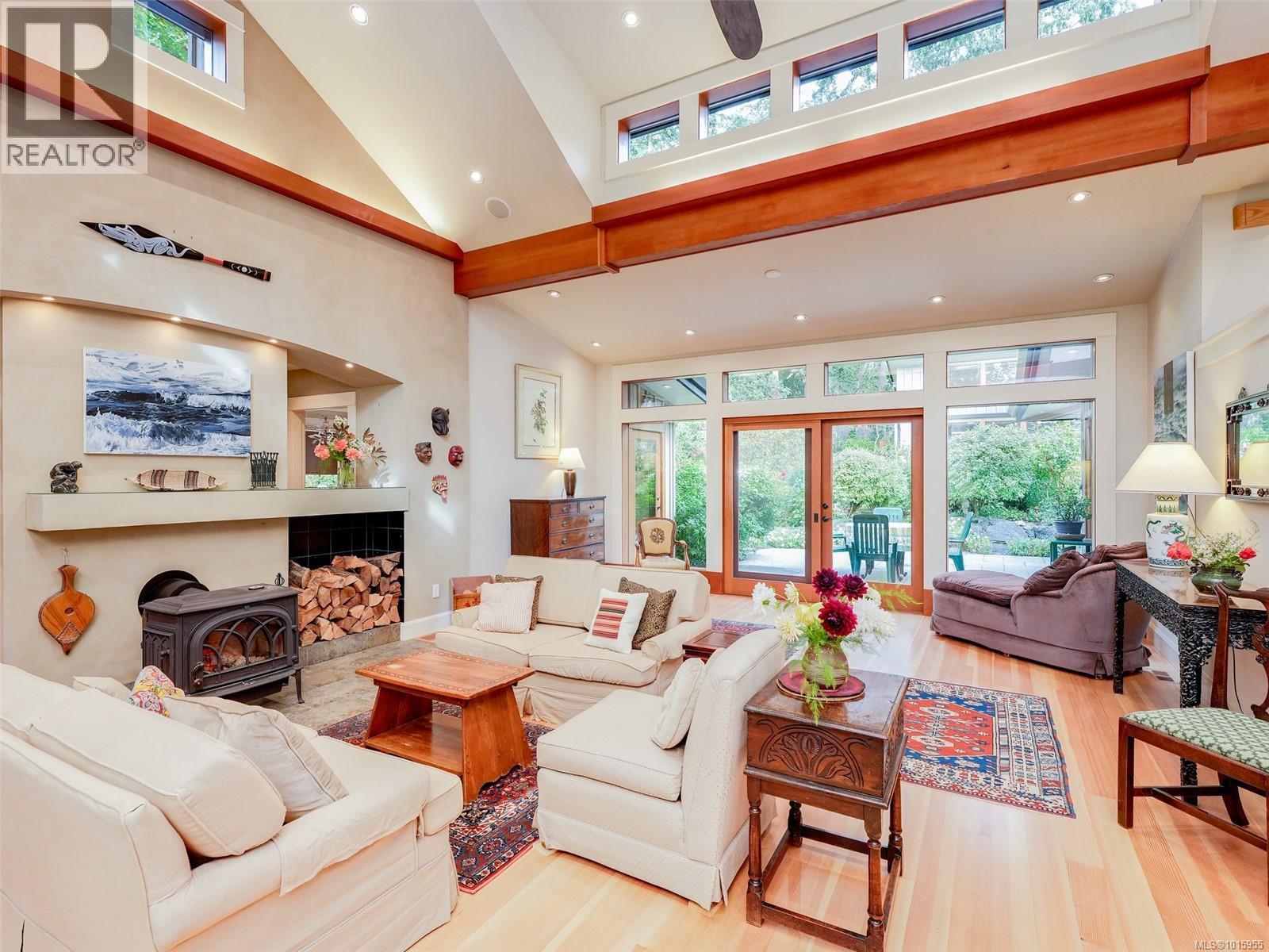 590 Downey Road, North Saanich