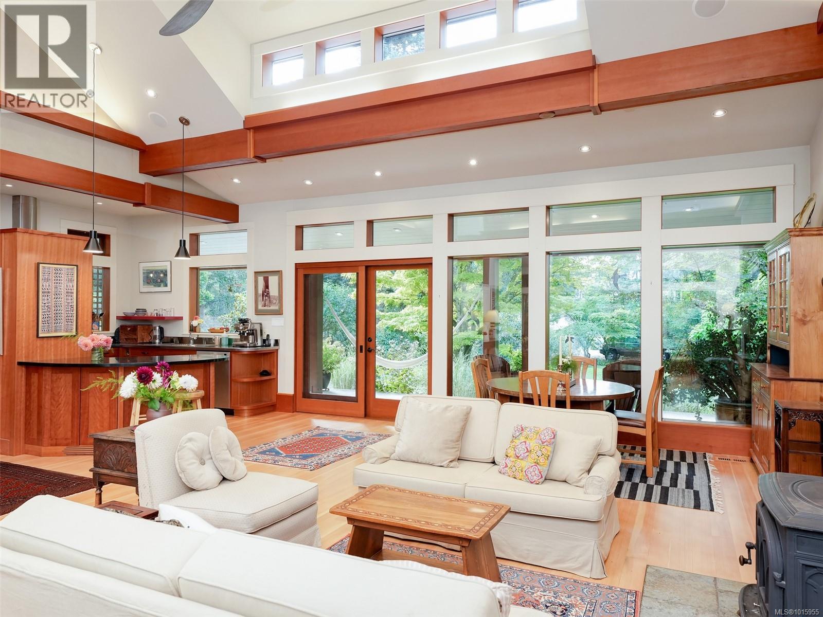  590 Downey Road, North Saanich