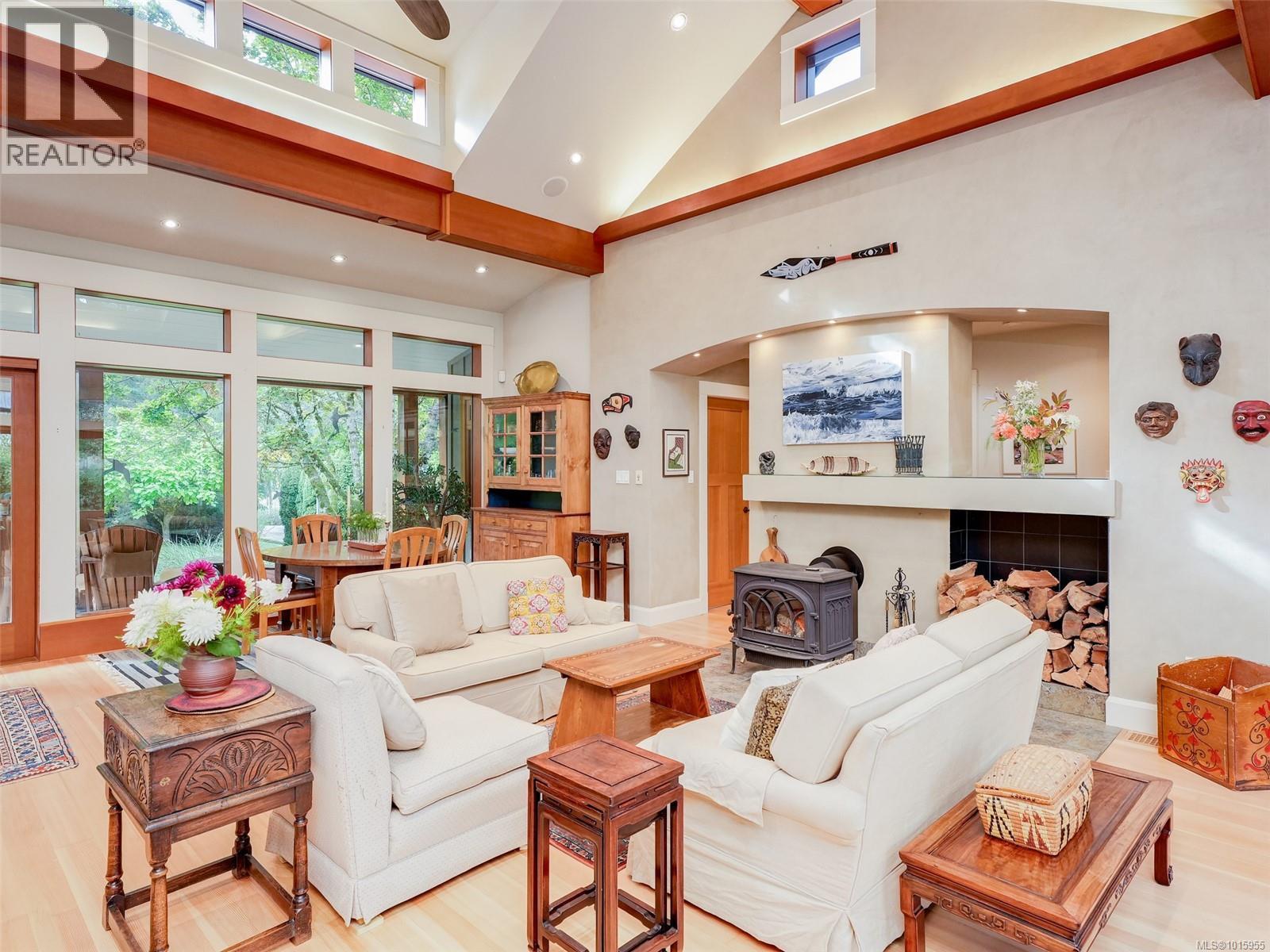  590 Downey Road, North Saanich