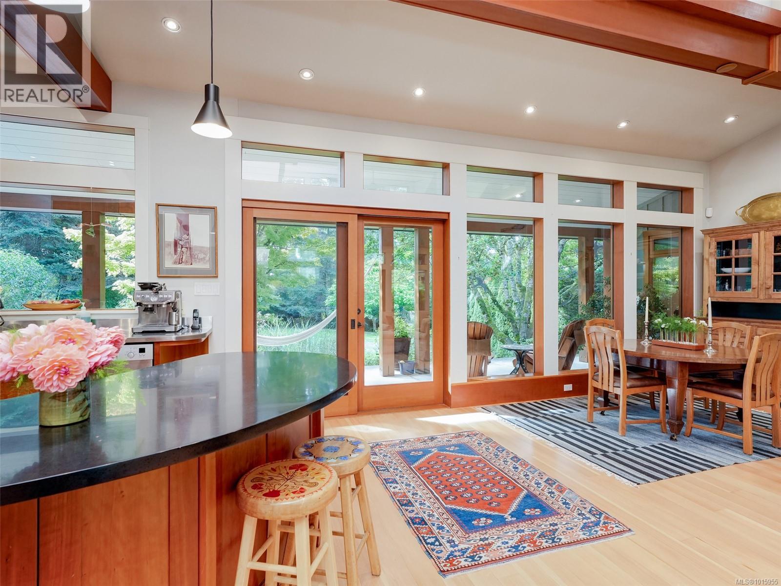  590 Downey Road, North Saanich