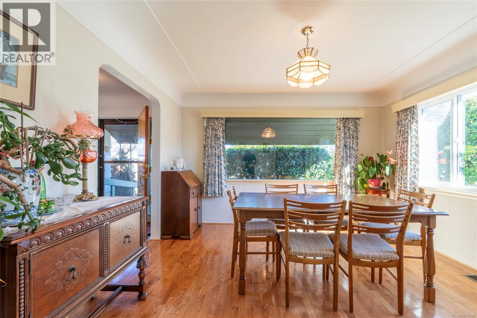  1131 Heald Avenue, Esquimalt