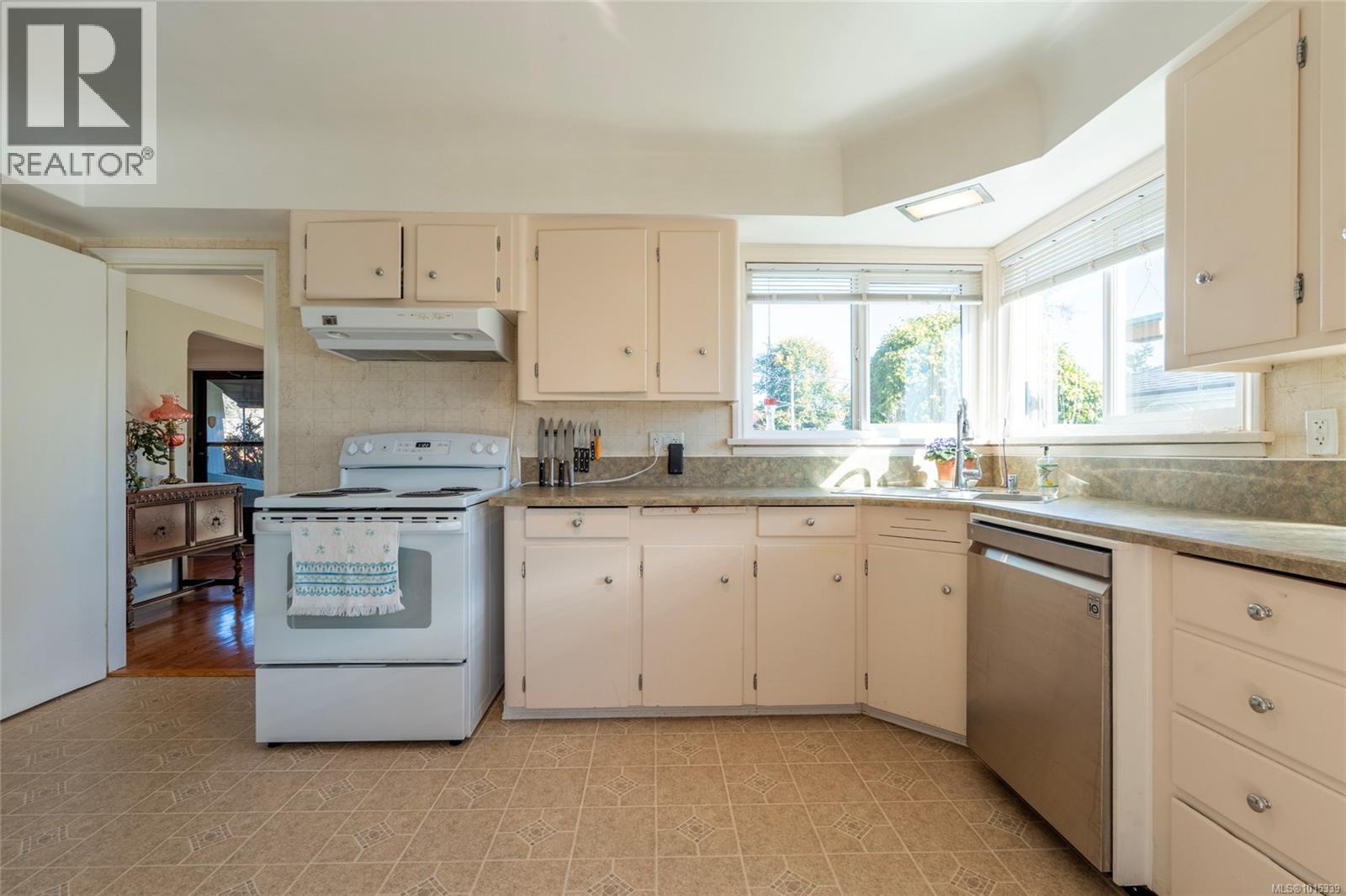  1131 Heald Avenue, Esquimalt