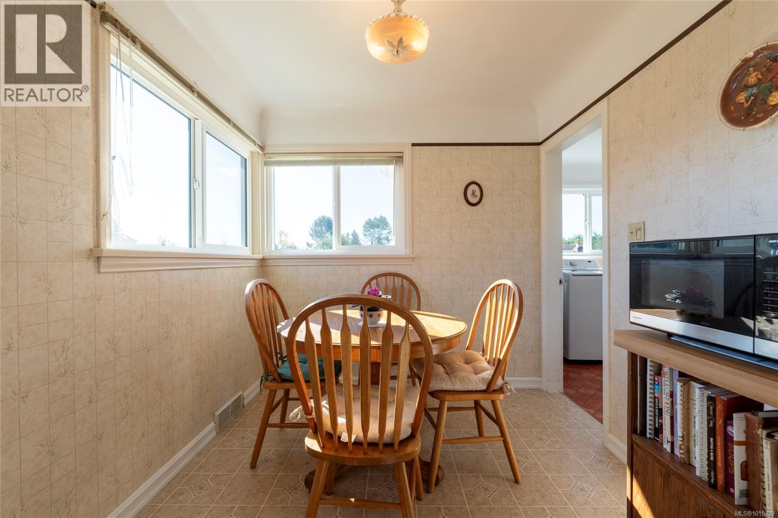  1131 Heald Avenue, Esquimalt