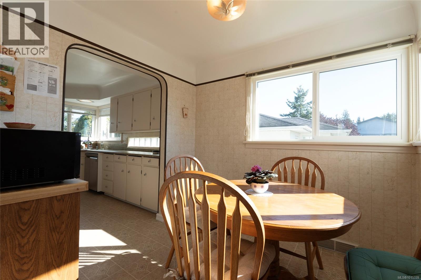  1131 Heald Avenue, Esquimalt