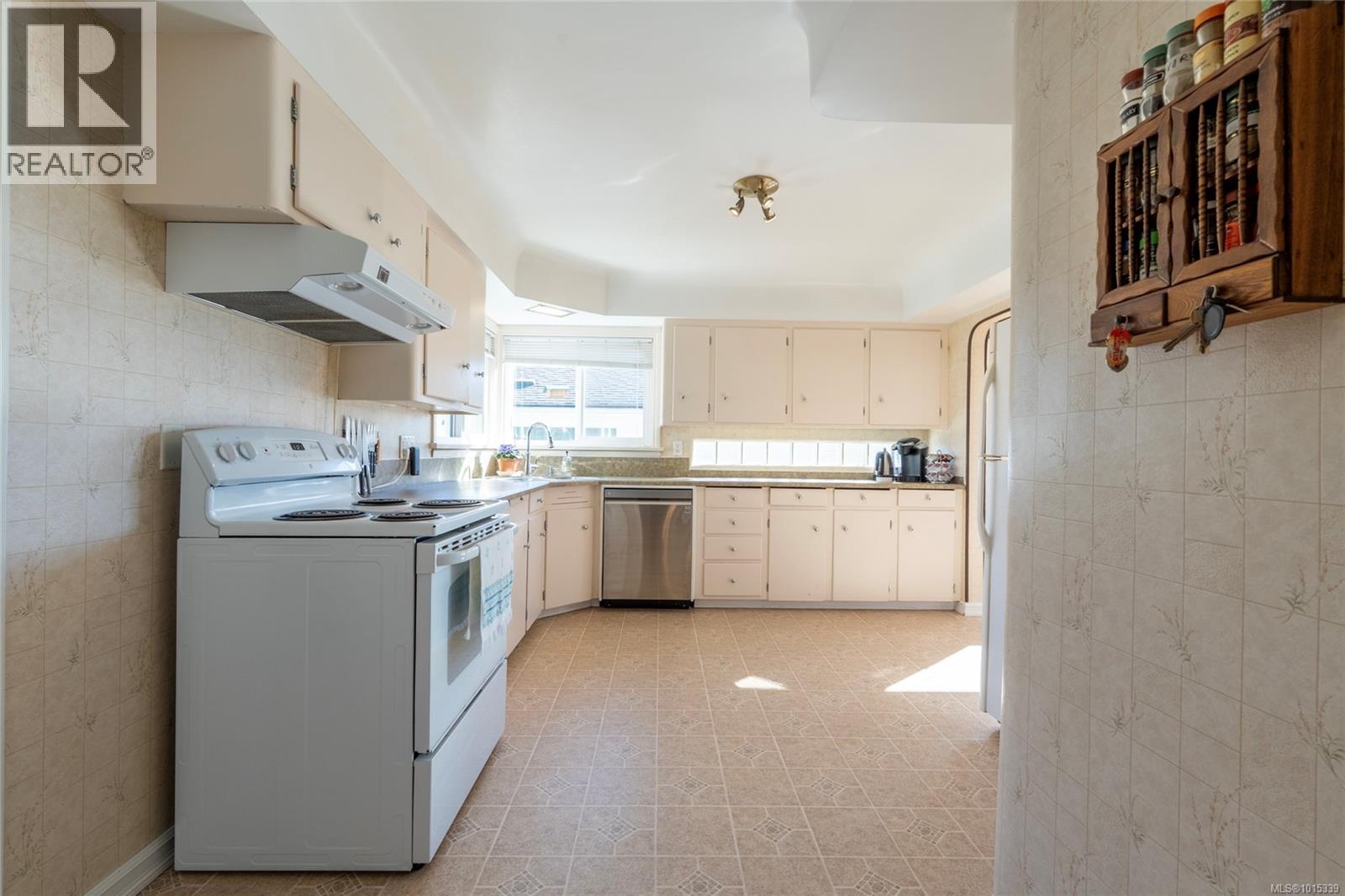  1131 Heald Avenue, Esquimalt