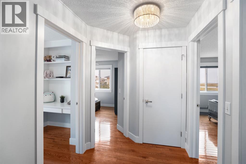Single Family House 3 Level for Sale in  Coral Sands Terrace NE Coral Springs Calgary 