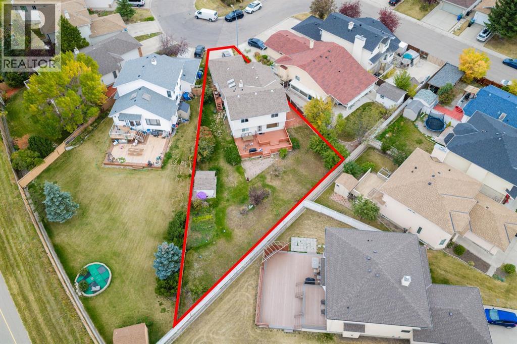 Single Family House 3 Level for Sale in  Coral Sands Terrace NE Coral Springs Calgary 