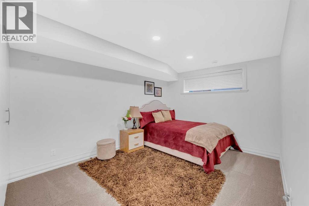 Single Family House for Sale in  Rockyvale Green NW Rocky Ridge Calgary 