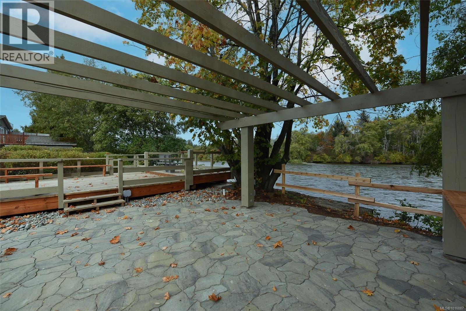 1971 19th Ave, Campbell River