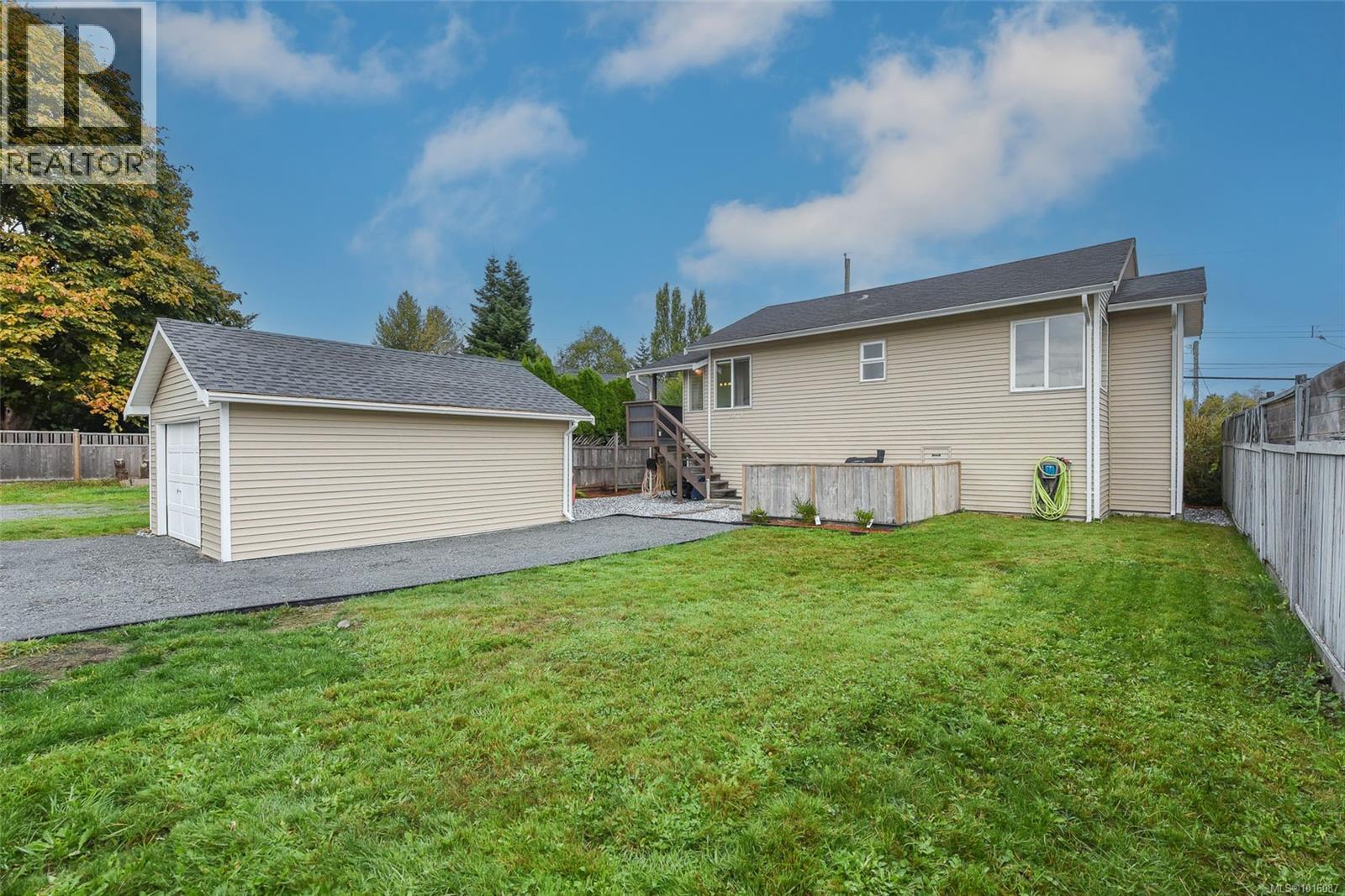 1971 19th Ave, Campbell River