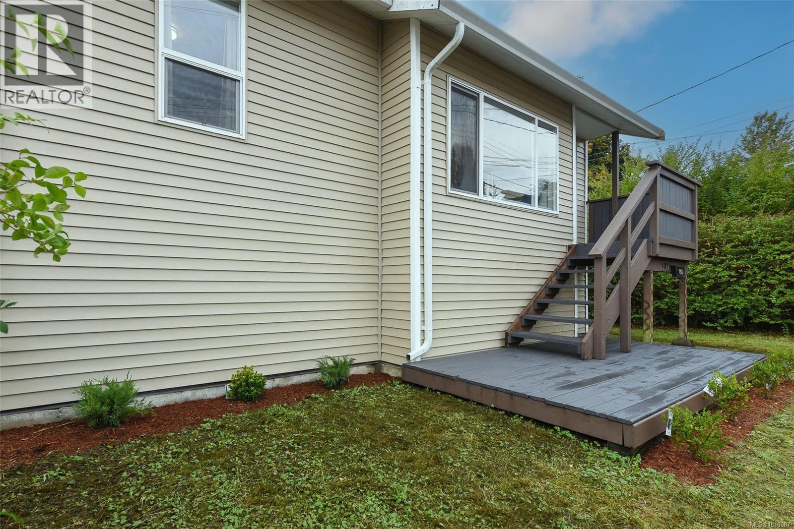 1971 19th Ave, Campbell River