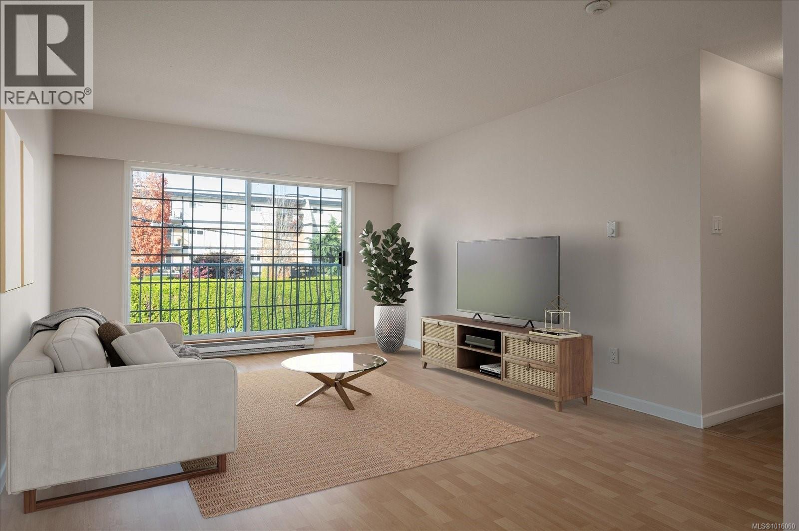 204 266 Hirst Ave W, Parksville