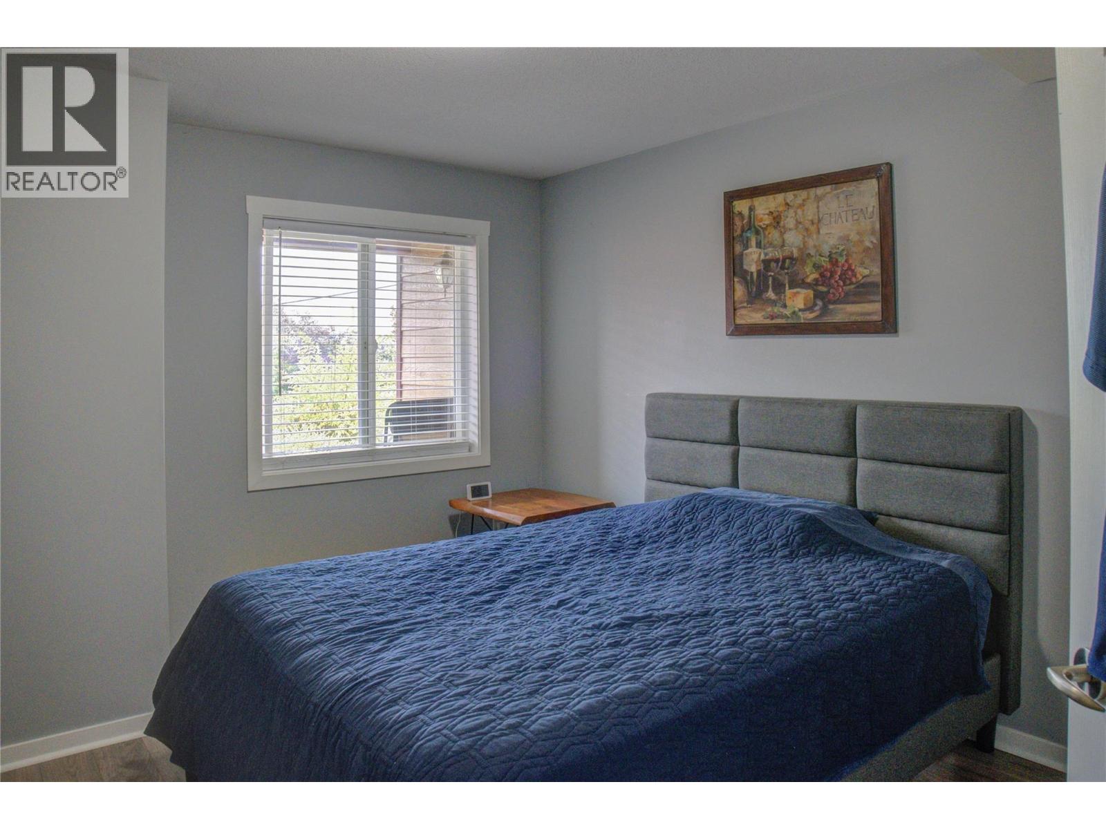 2 1070 1 Street Southeast, Salmon Arm