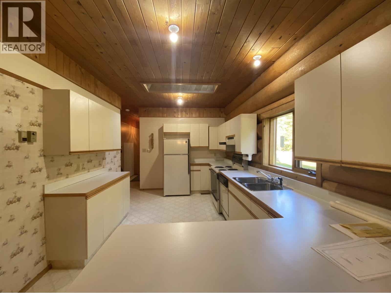 3902 SPRING CREEK Drive, Terrace