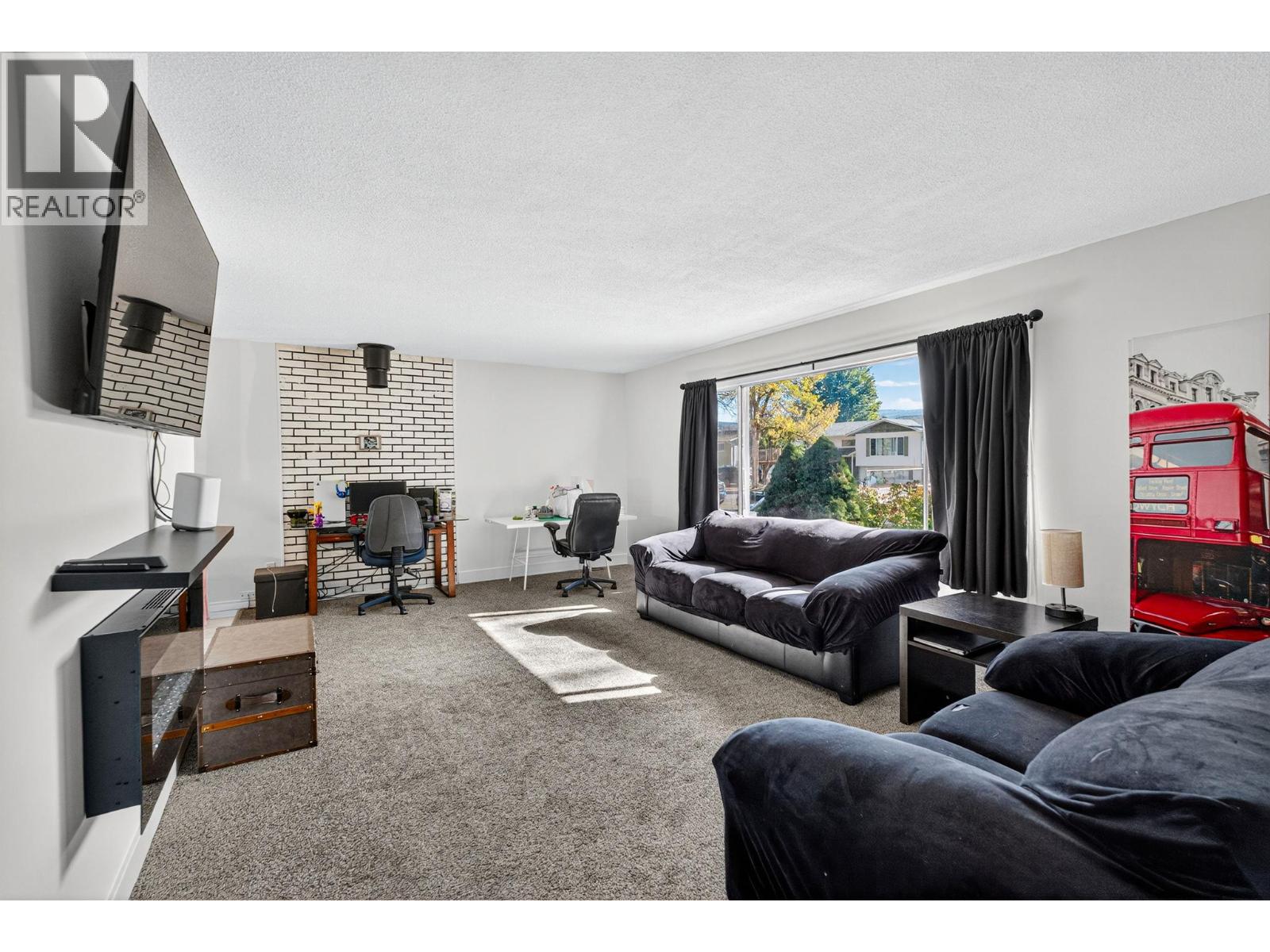  250 Benchview Road, Kelowna