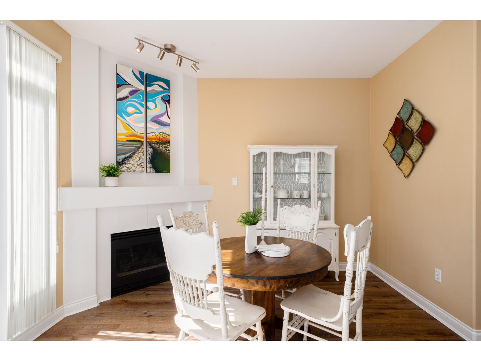 1159 VIDAL STREET, White Rock