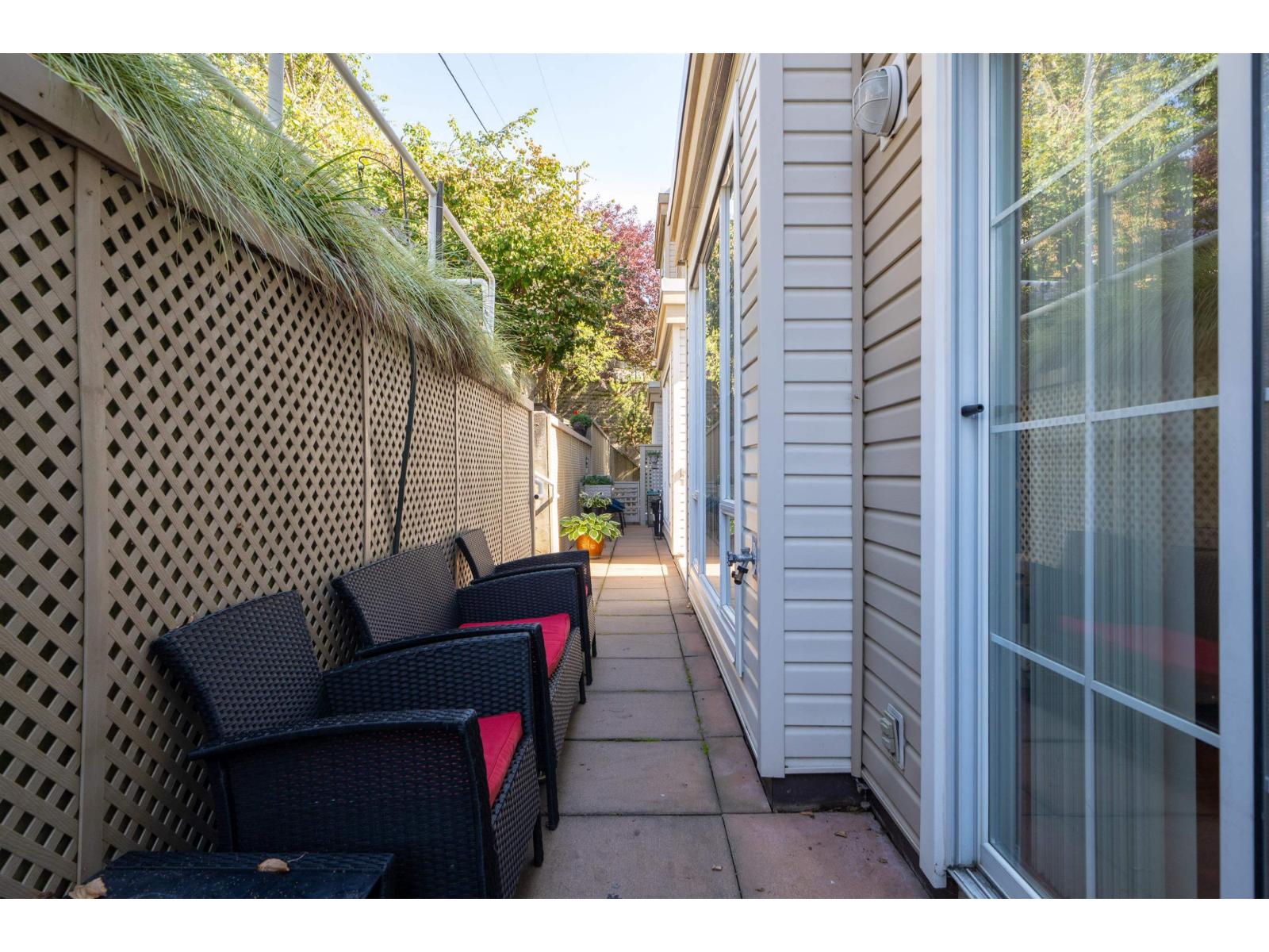 1159 VIDAL STREET, White Rock