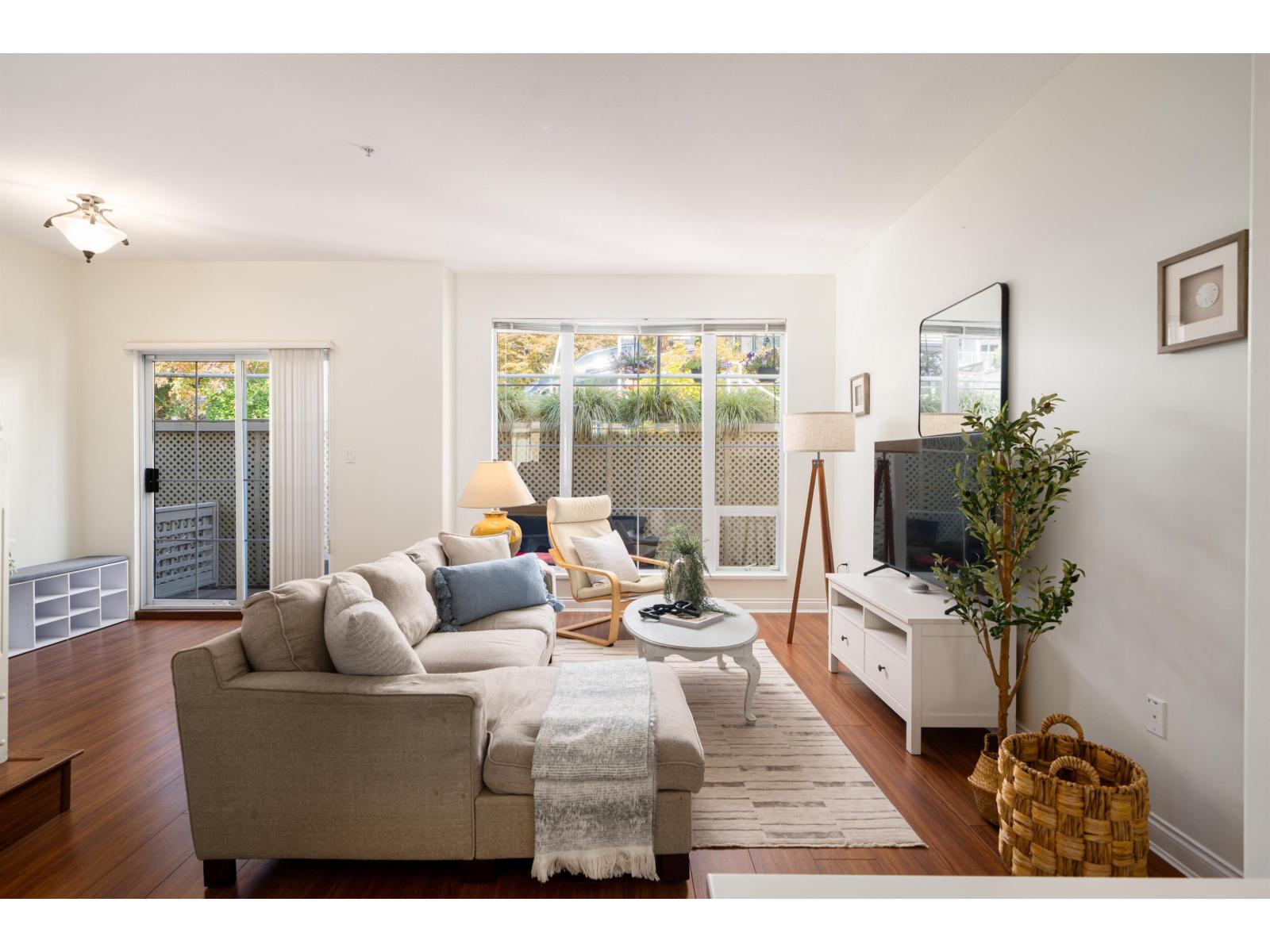 1159 VIDAL STREET, White Rock