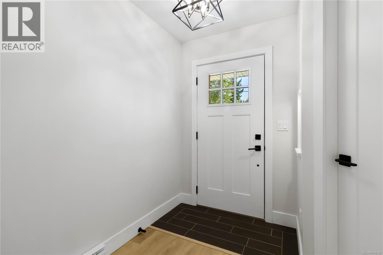 10 1810 Kings Road, Saanich