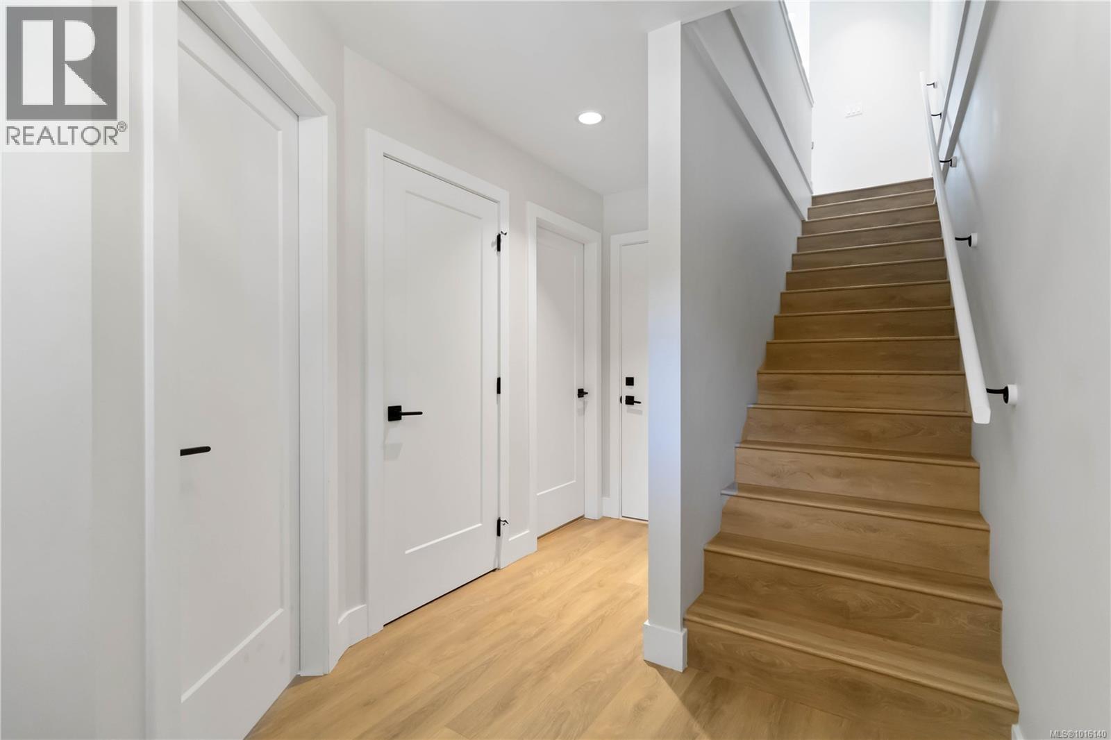 10 1810 Kings Road, Saanich
