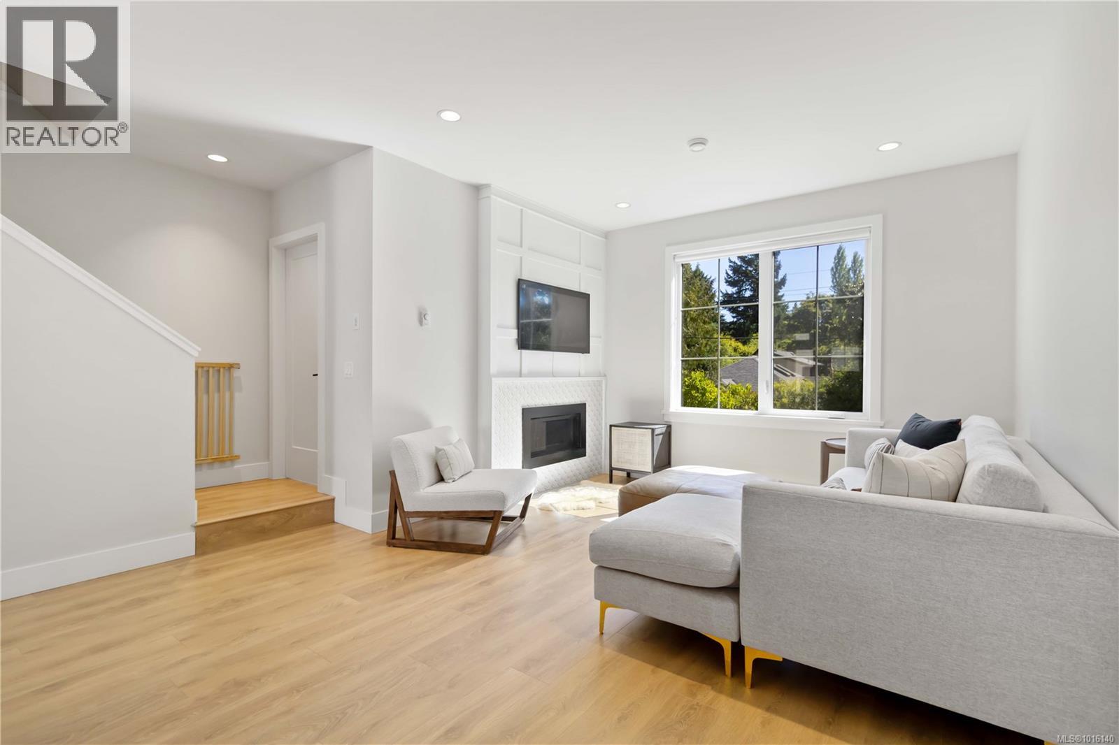 10 1810 Kings Road, Saanich