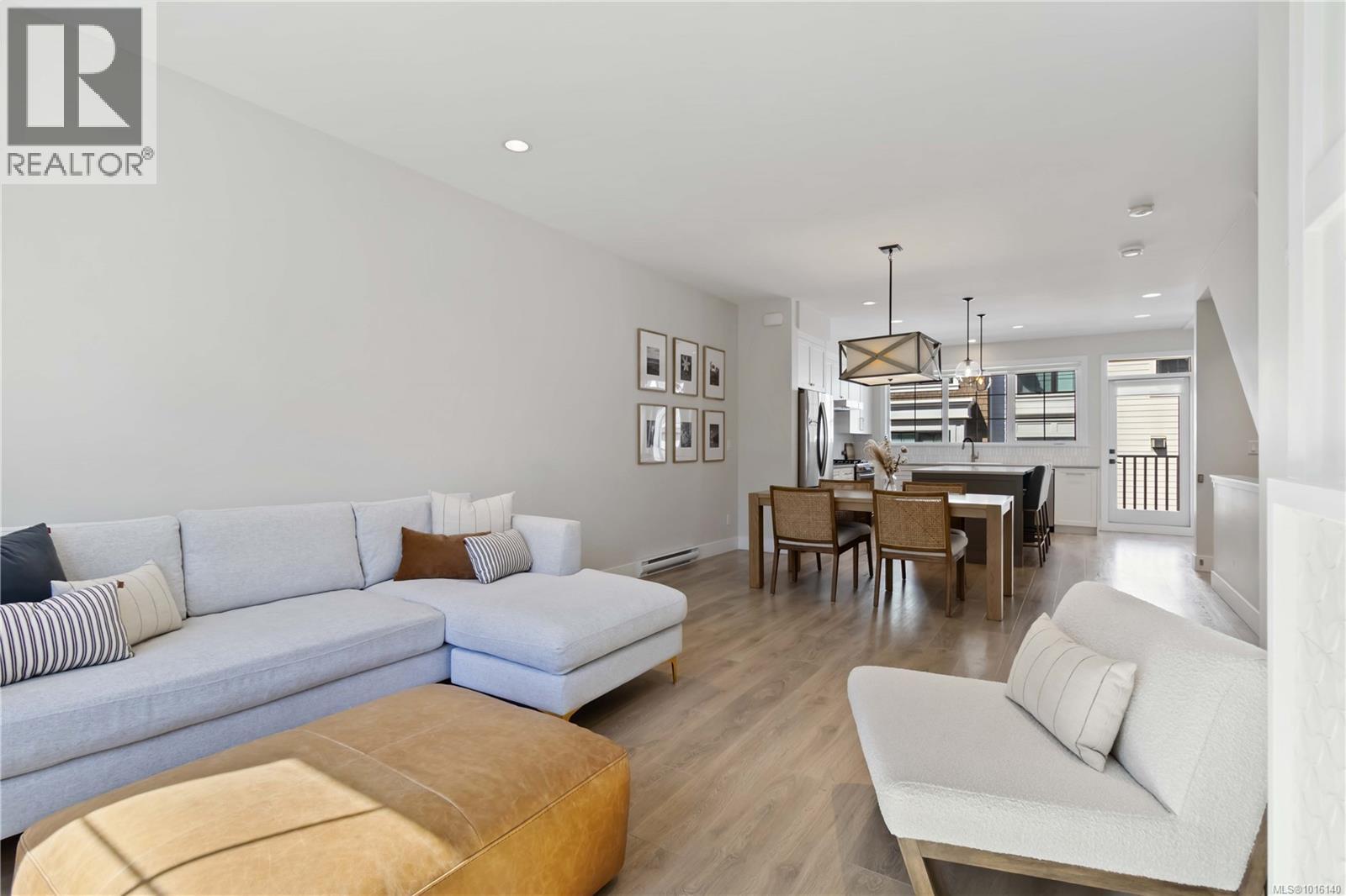 10 1810 Kings Road, Saanich