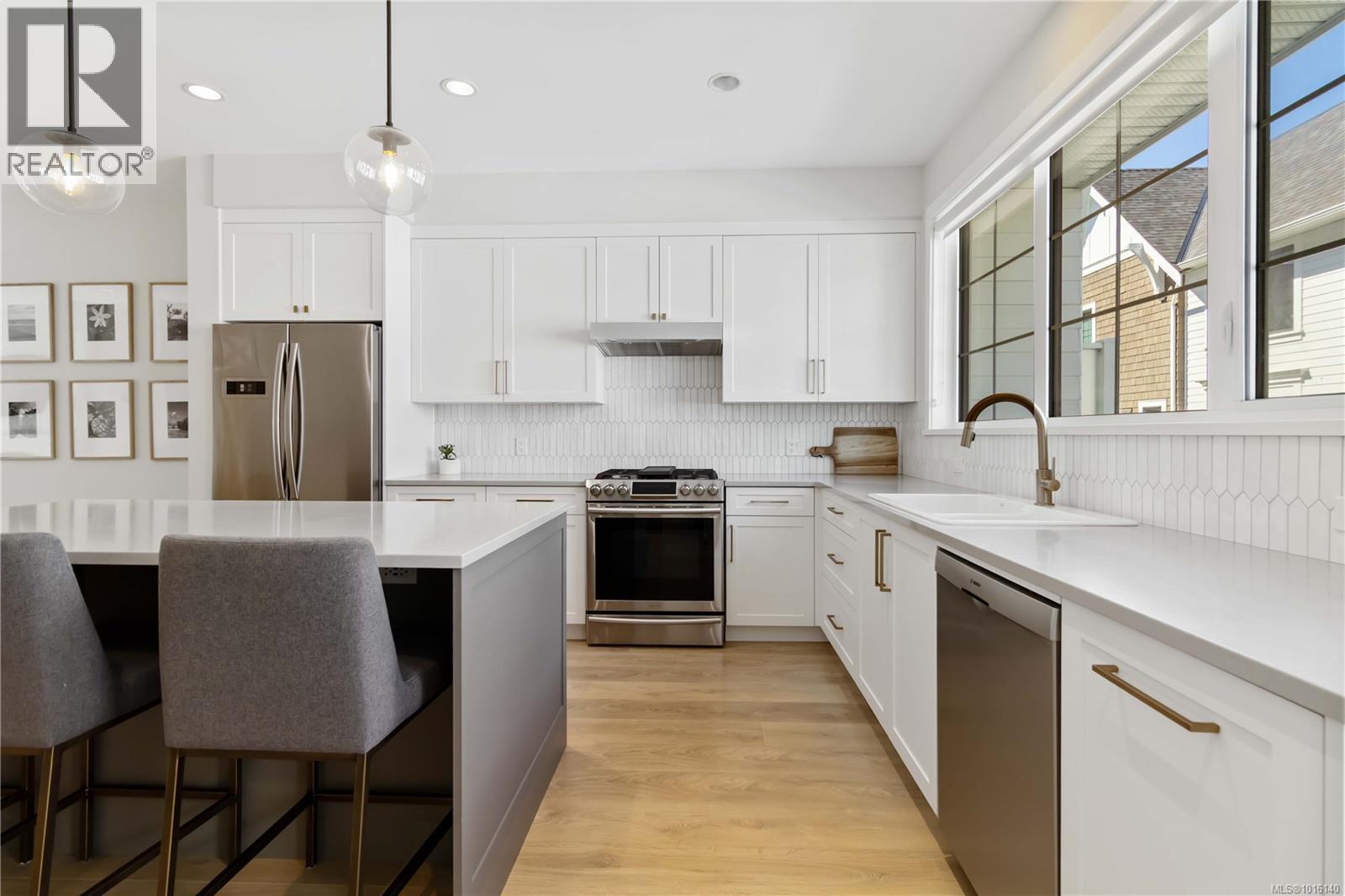 10 1810 Kings Road, Saanich
