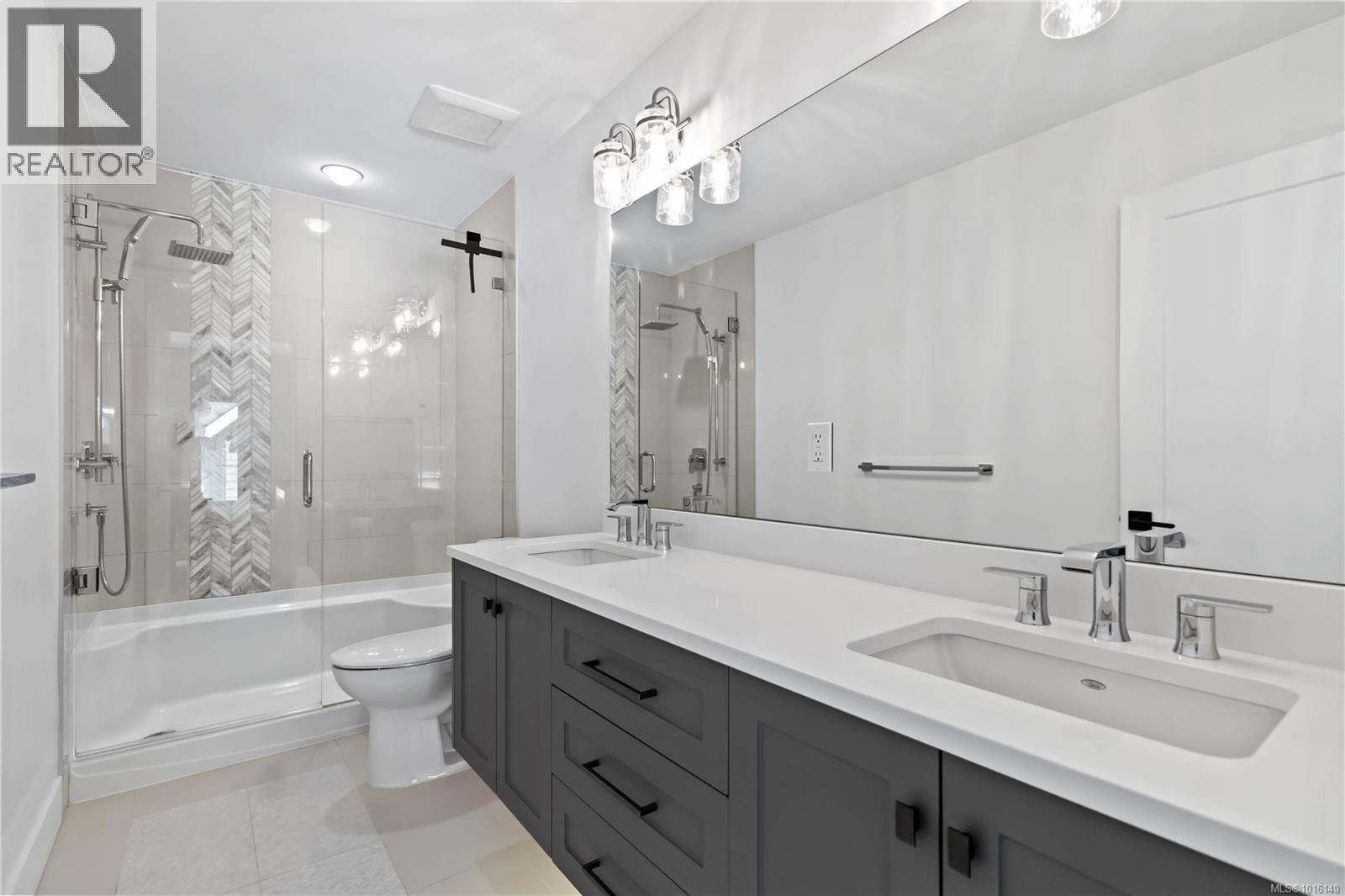 10 1810 Kings Road, Saanich