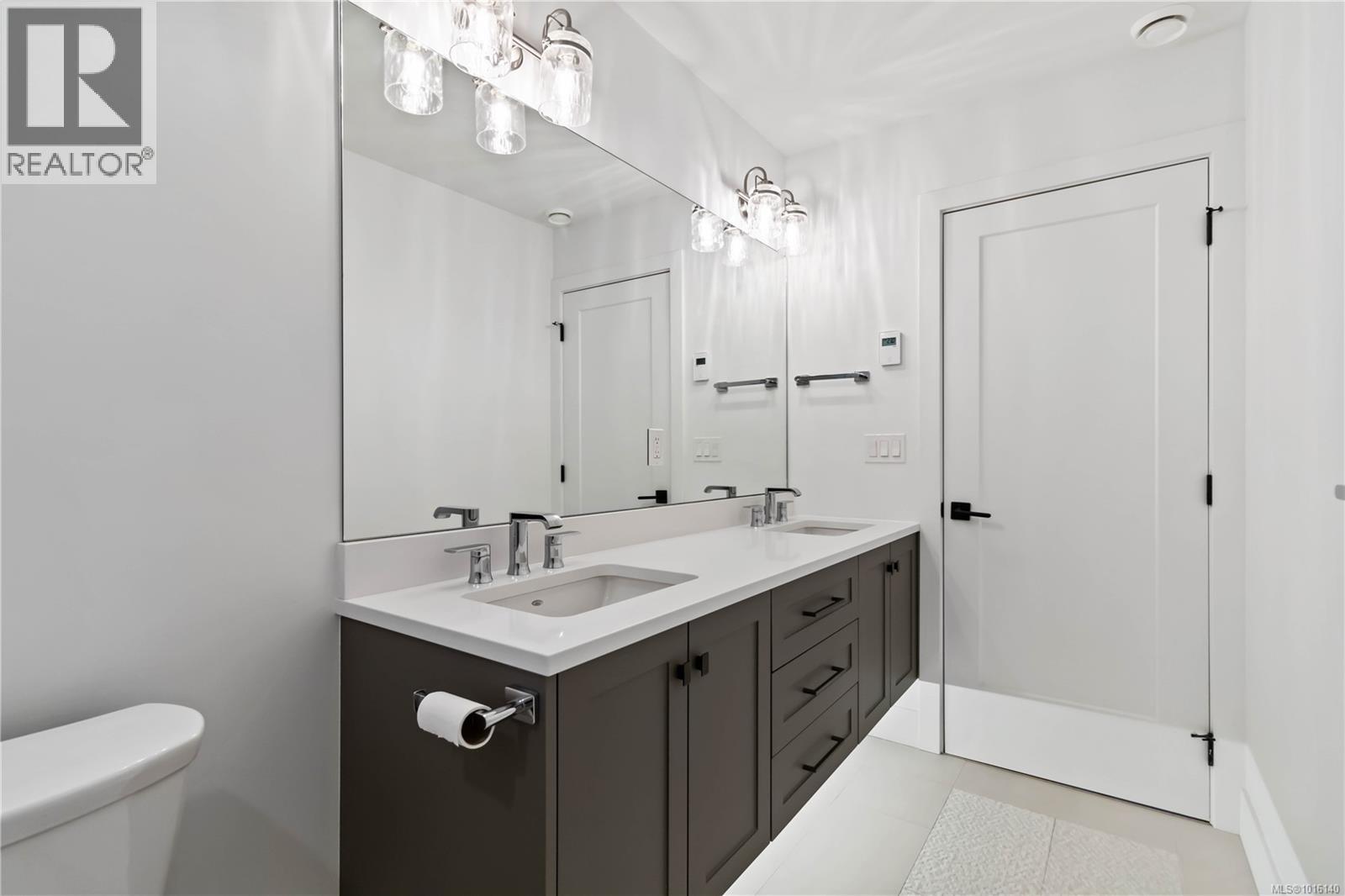 10 1810 Kings Road, Saanich