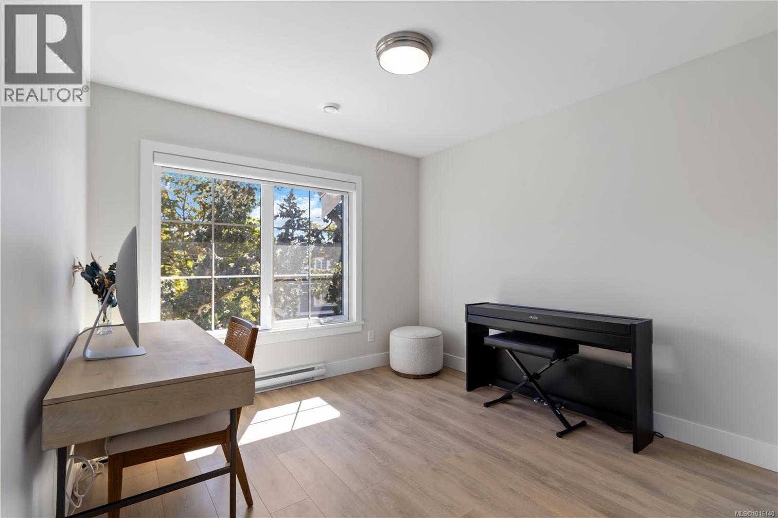 10 1810 Kings Road, Saanich