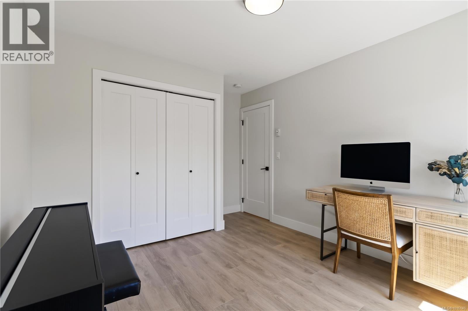 10 1810 Kings Road, Saanich