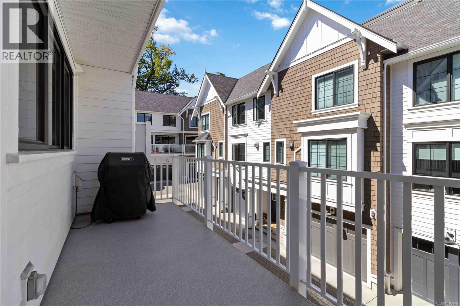 10 1810 Kings Road, Saanich