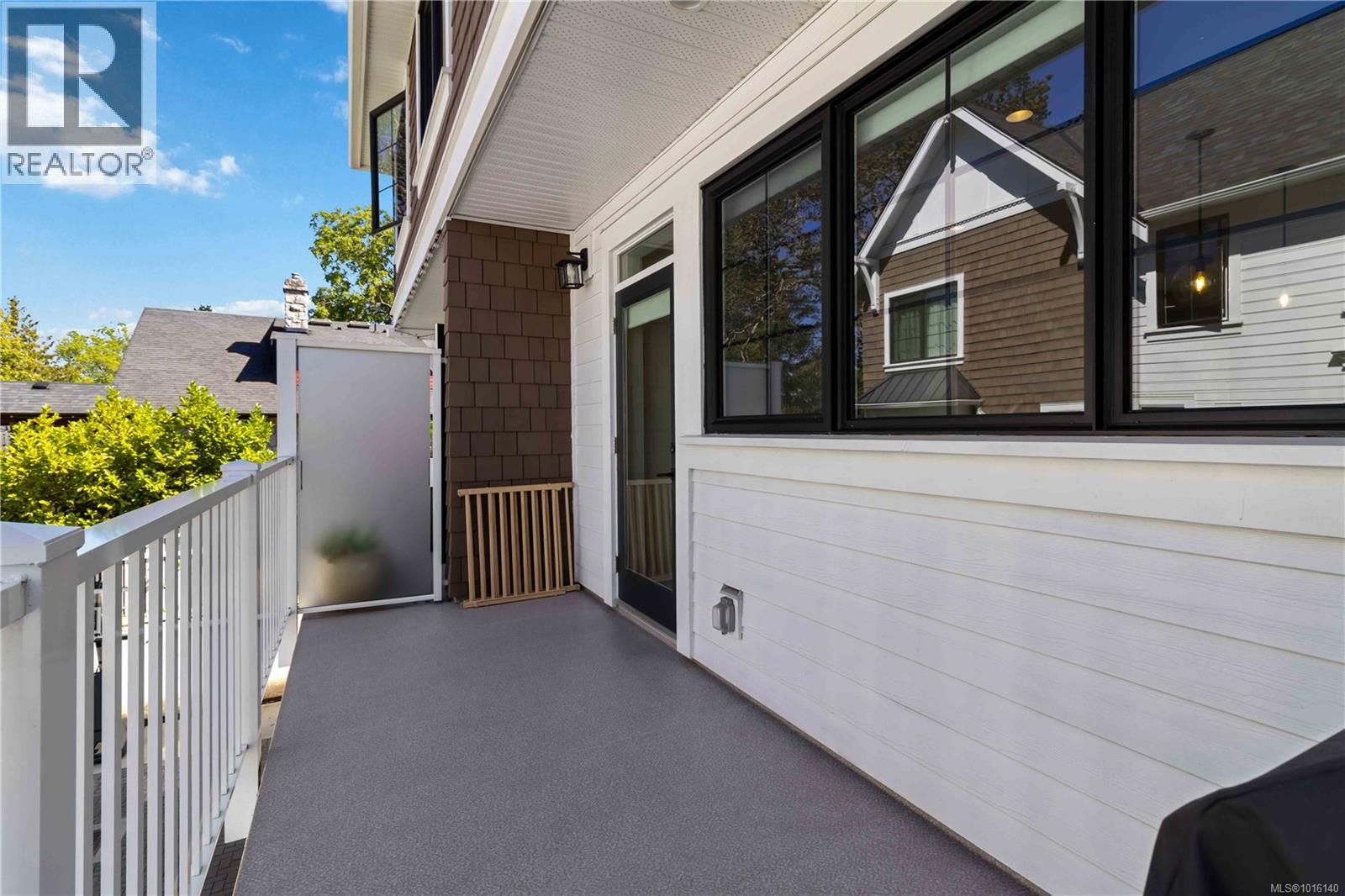 10 1810 Kings Road, Saanich