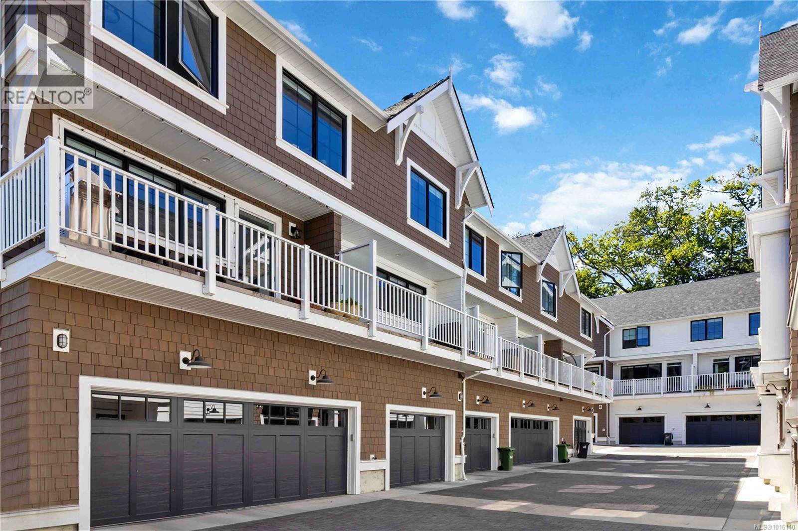 10 1810 Kings Road, Saanich