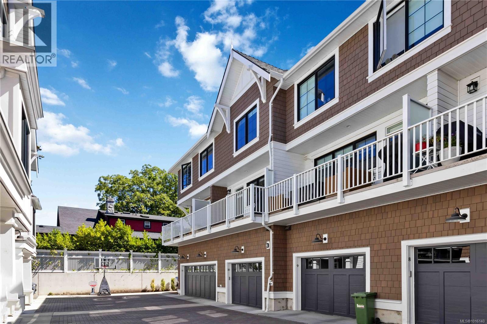 10 1810 Kings Road, Saanich