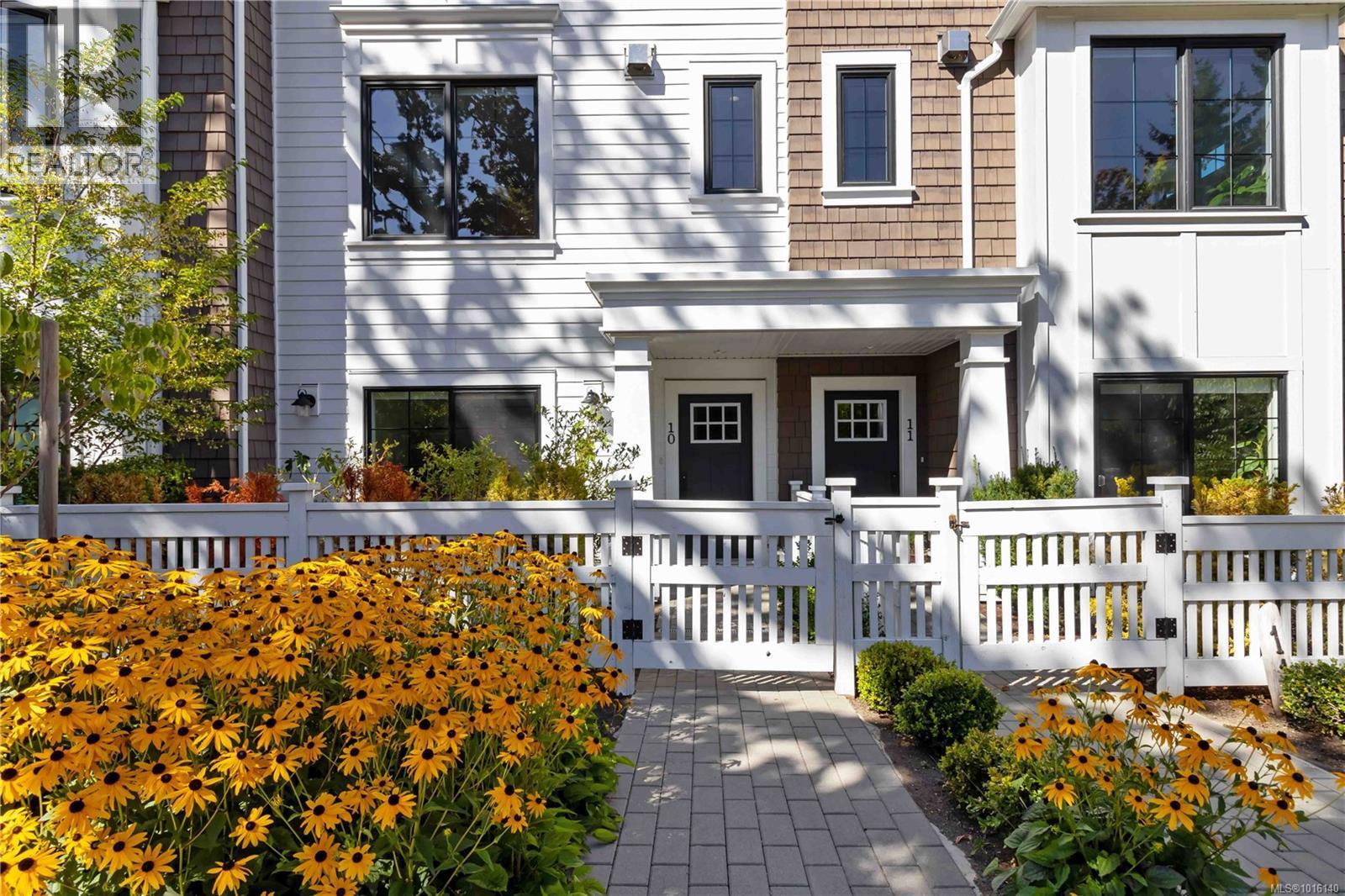 10 1810 Kings Road, Saanich
