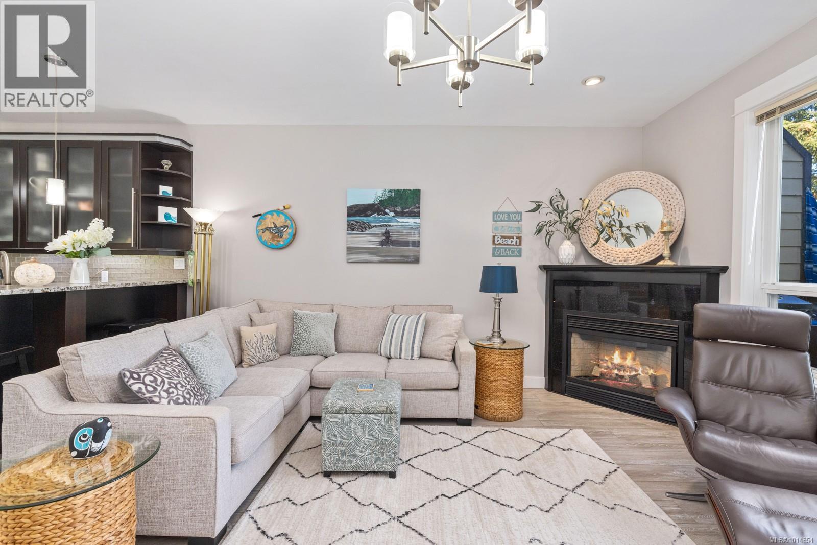 3 1004 DeCosta Place, Esquimalt