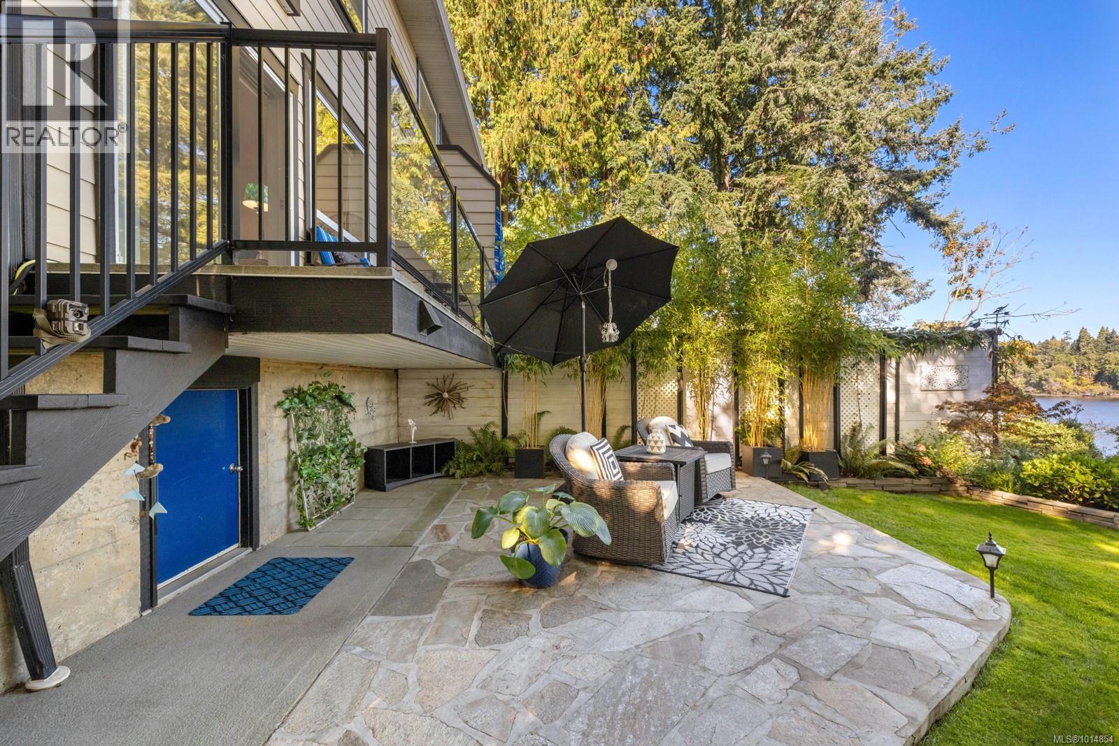 3 1004 DeCosta Place, Esquimalt