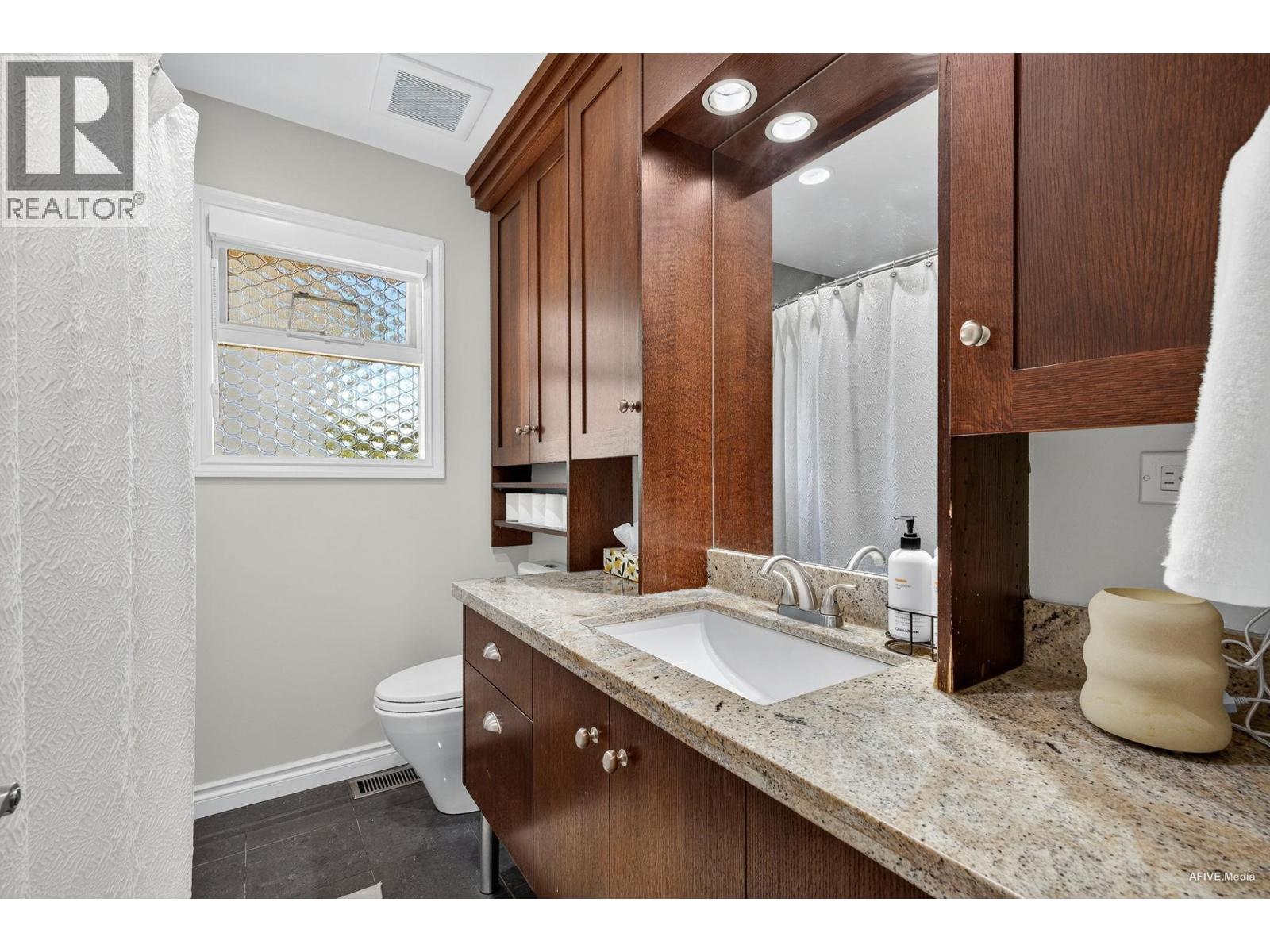 3380 GLASGOW STREET, Port Coquitlam