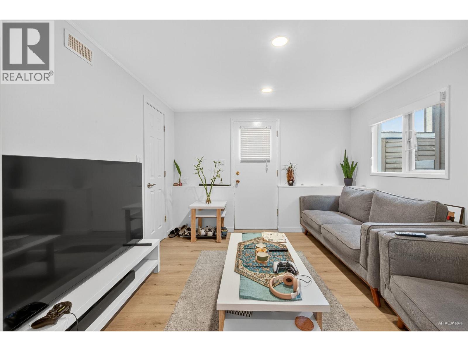 3380 GLASGOW STREET, Port Coquitlam