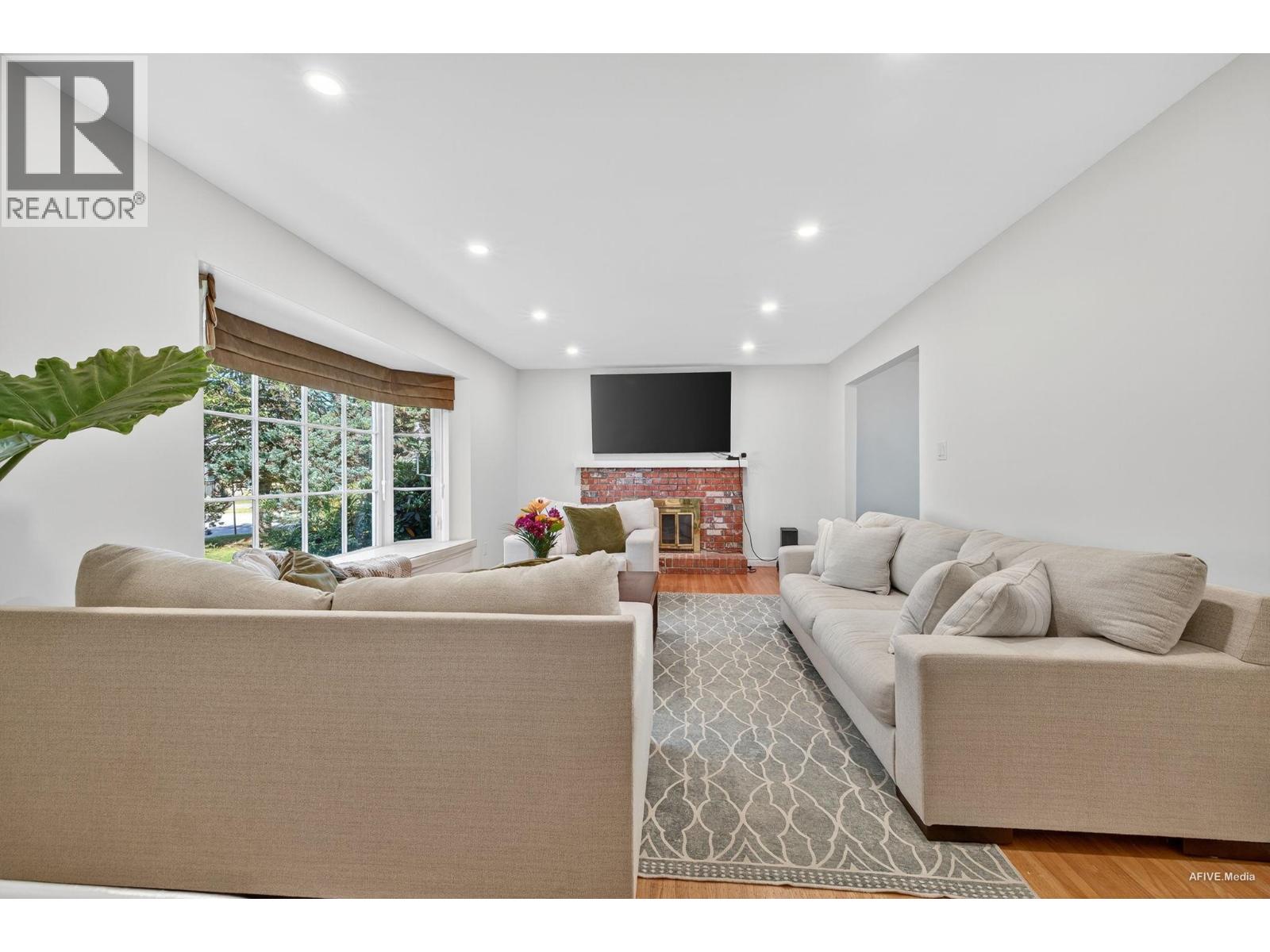 3380 GLASGOW STREET, Port Coquitlam