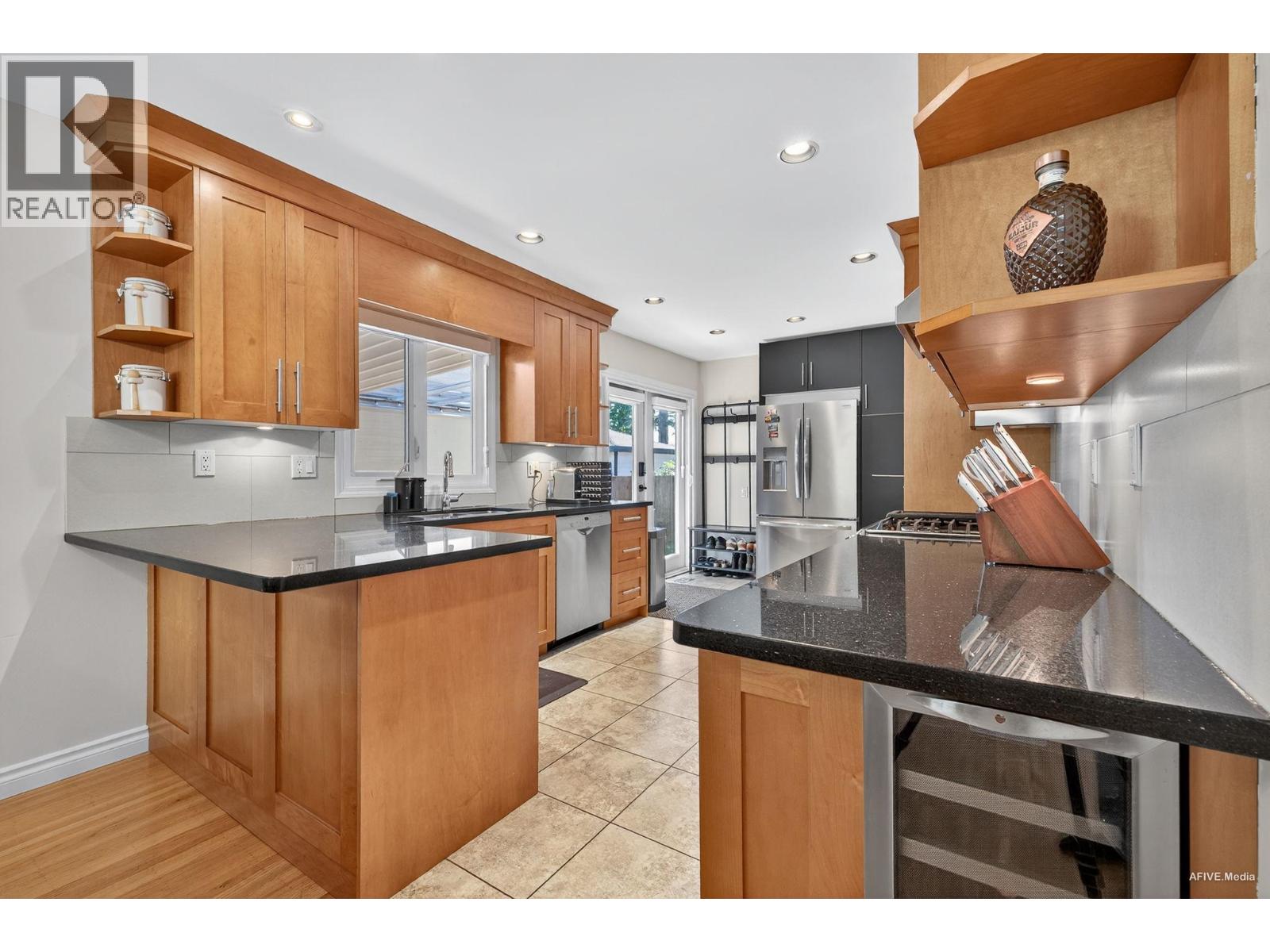 3380 GLASGOW STREET, Port Coquitlam