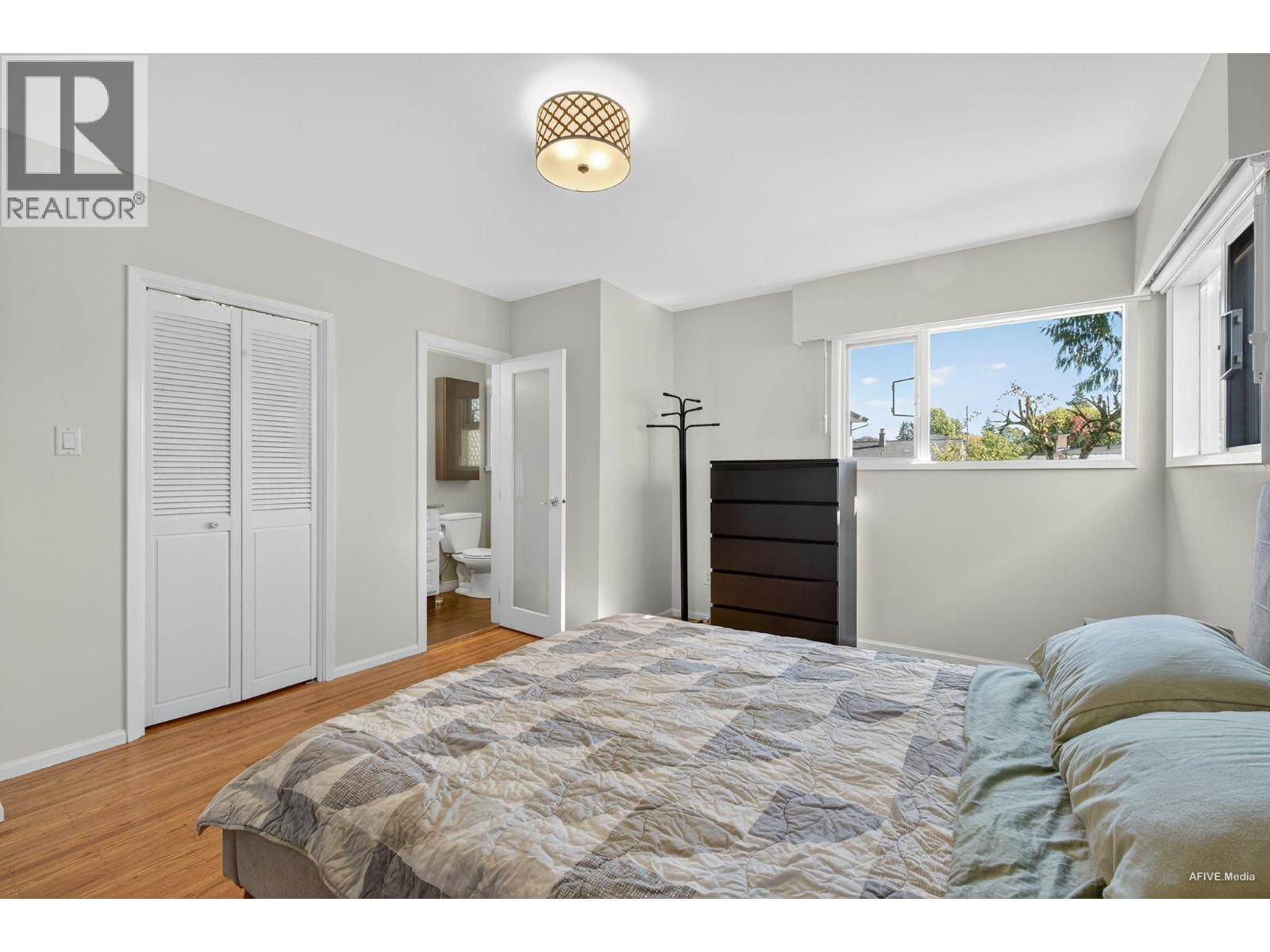 3380 GLASGOW STREET, Port Coquitlam