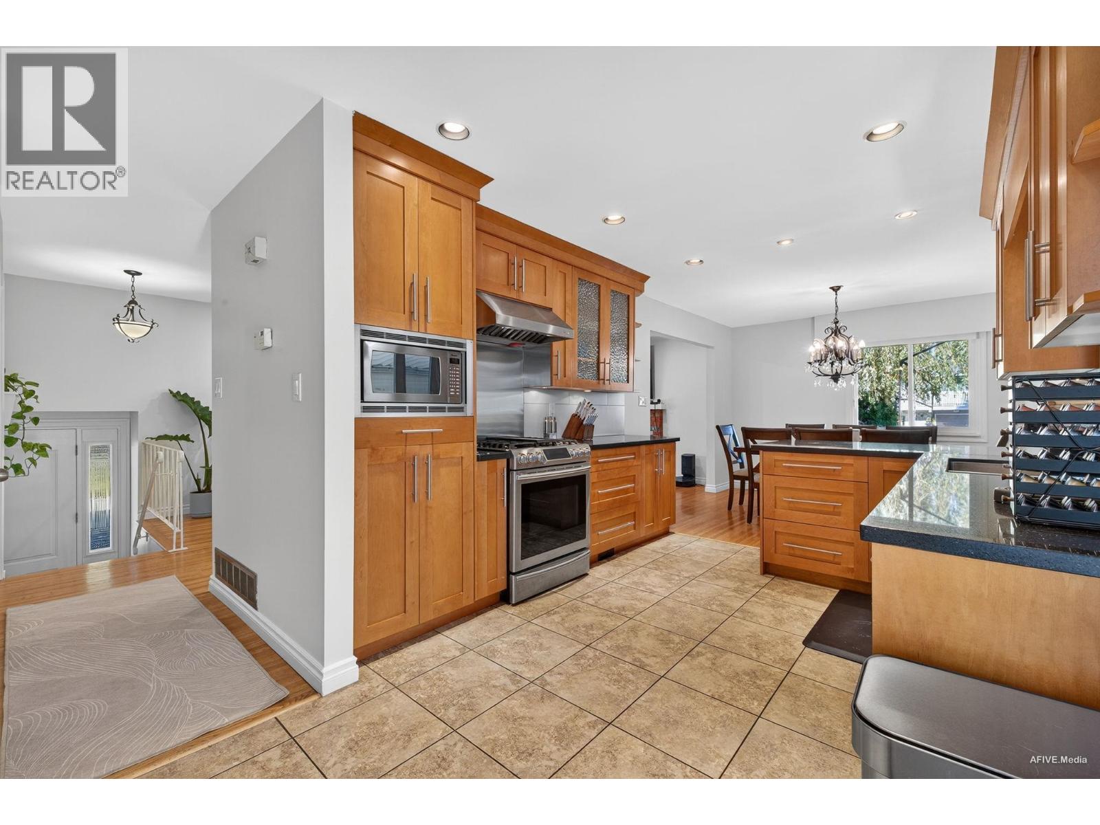 3380 GLASGOW STREET, Port Coquitlam