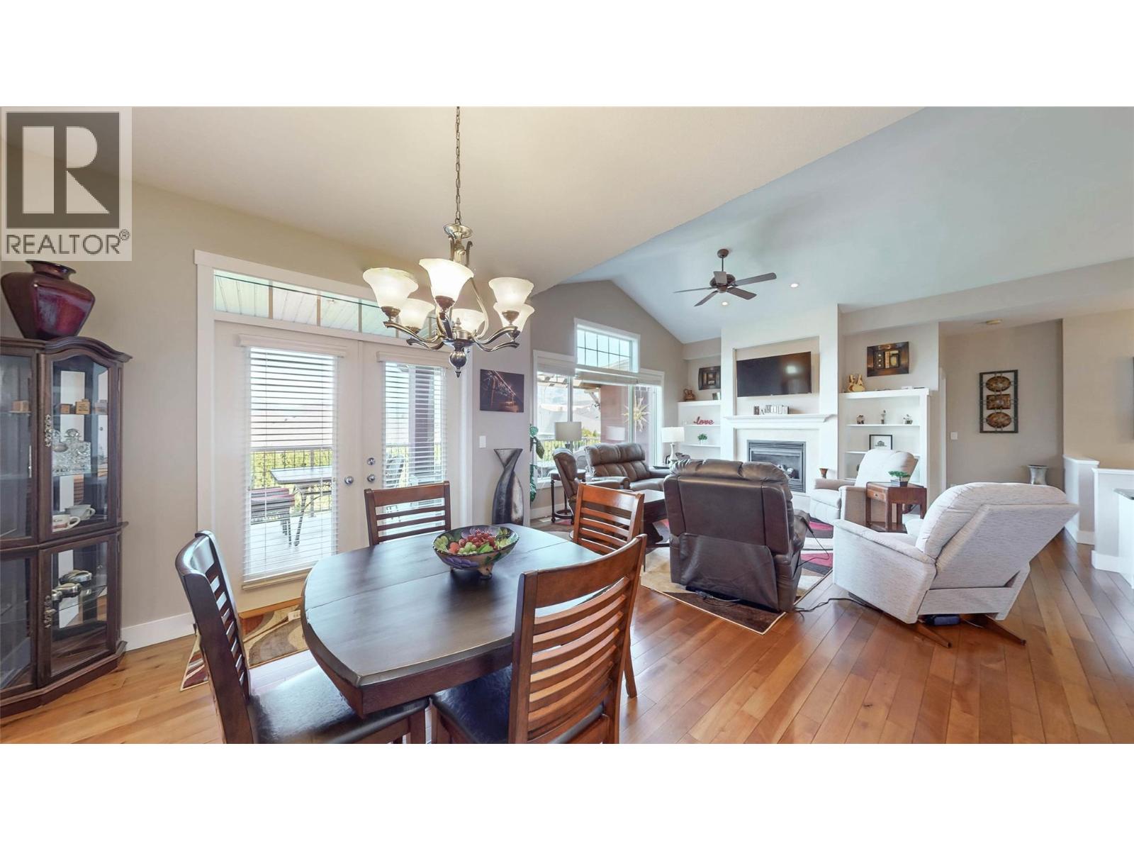 7 6833 MEADOWS Drive, Oliver