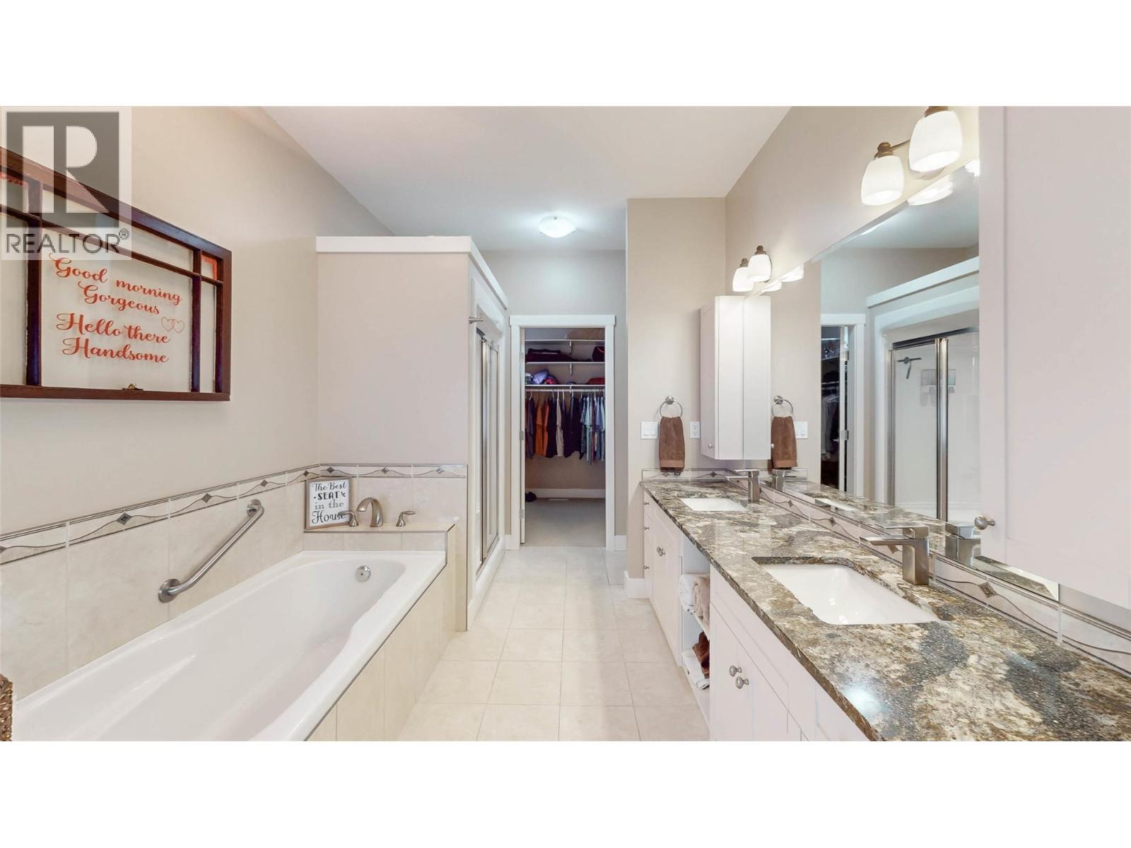 7 6833 MEADOWS Drive, Oliver