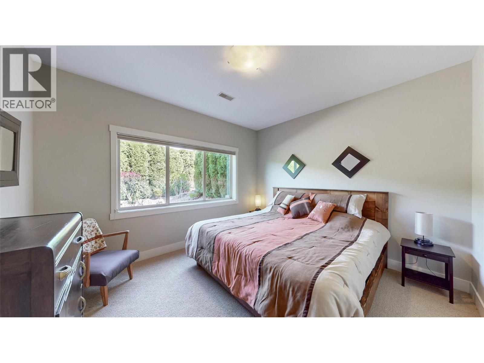 7 6833 MEADOWS Drive, Oliver
